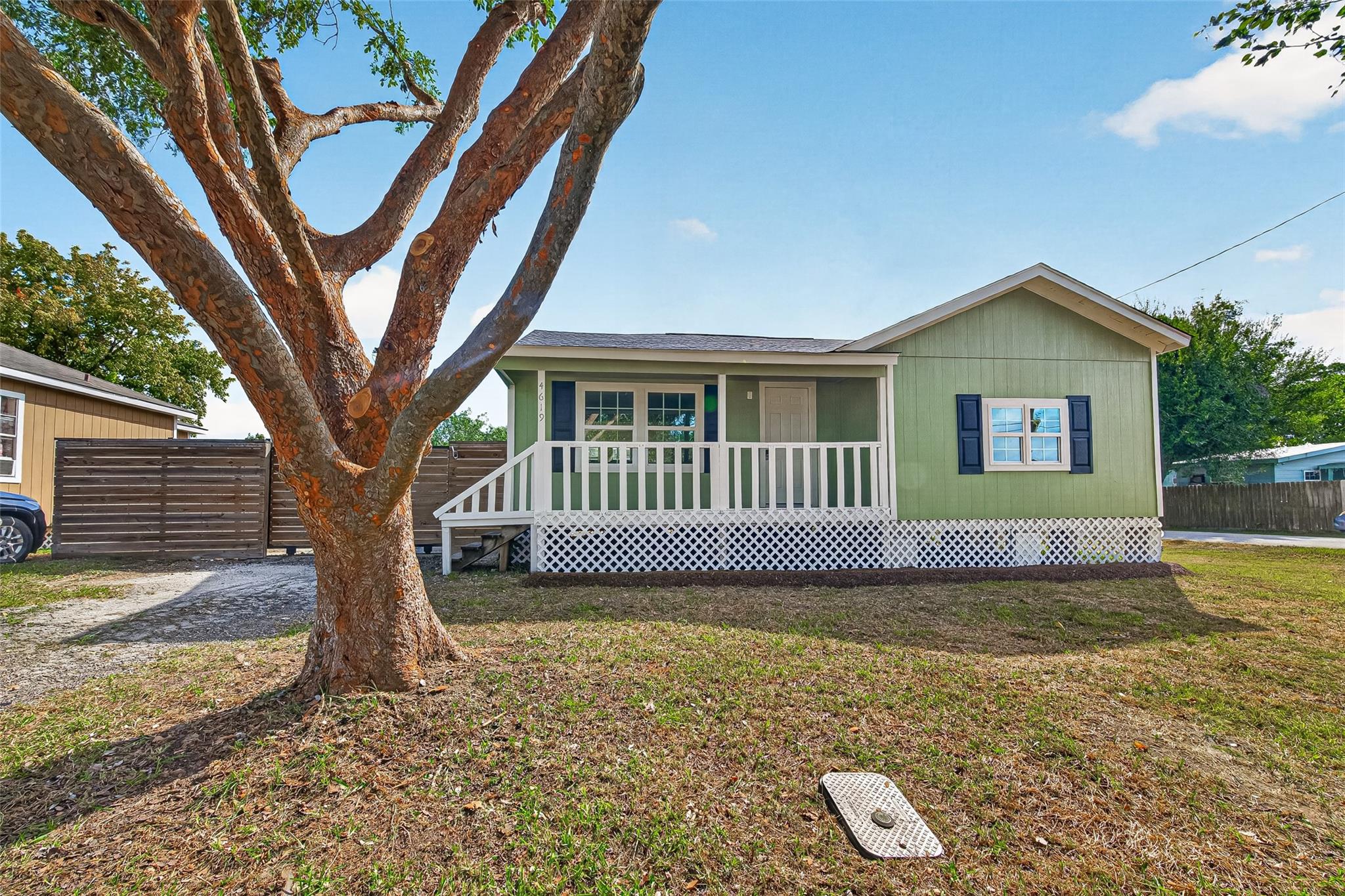 4619 18 St, Bacliff, TX 77518