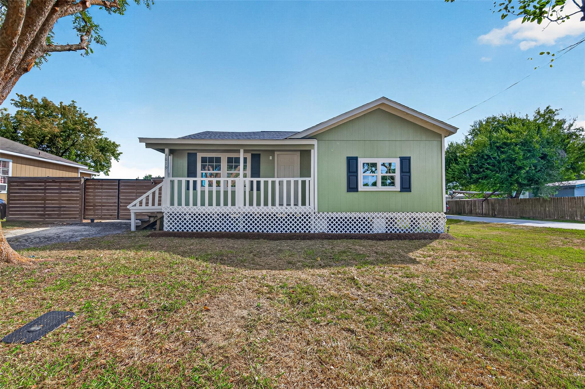 4619 18 St, Bacliff, TX 77518 photo