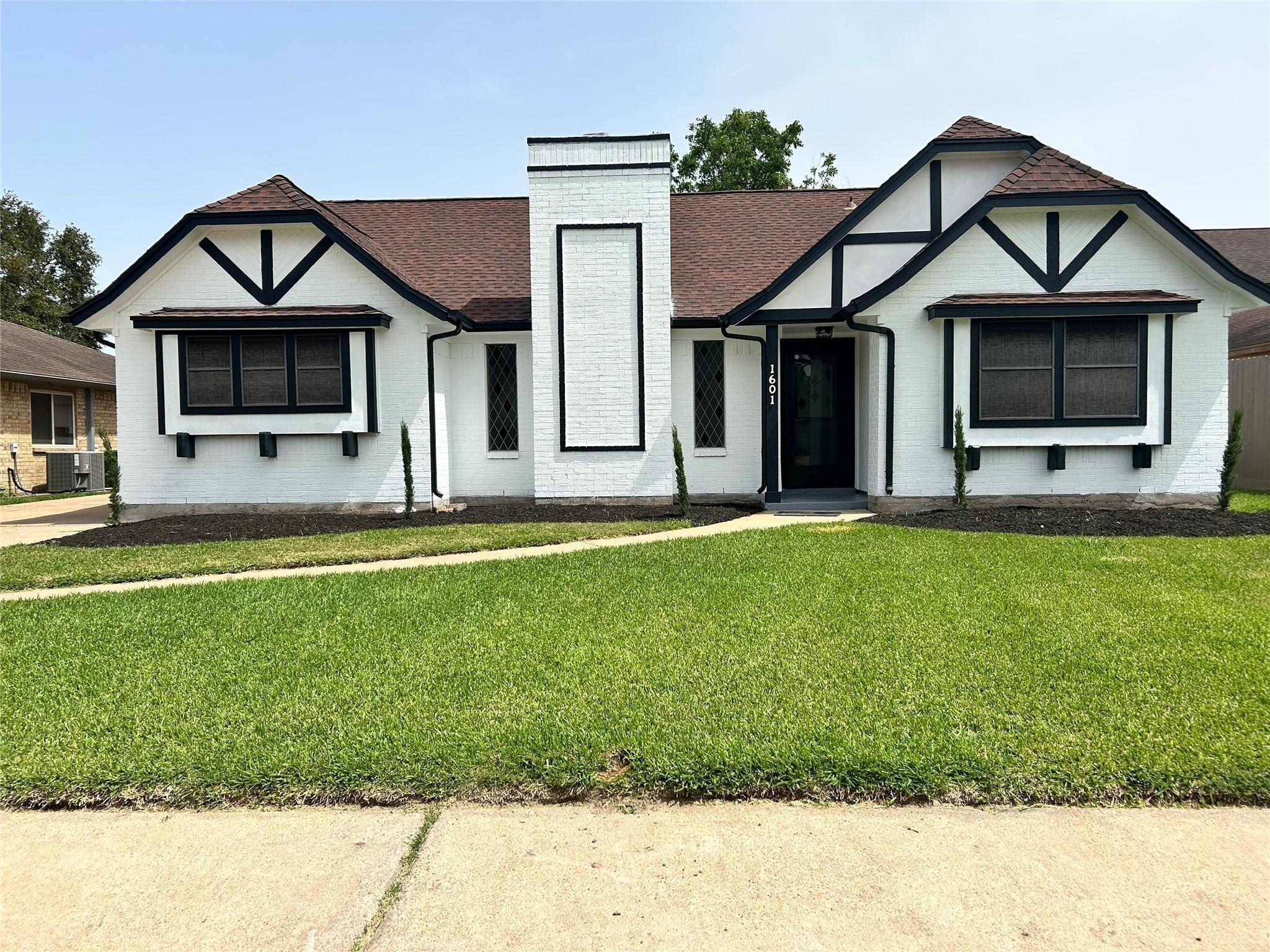1601 Washington Dr, Deer Park, TX 77536
