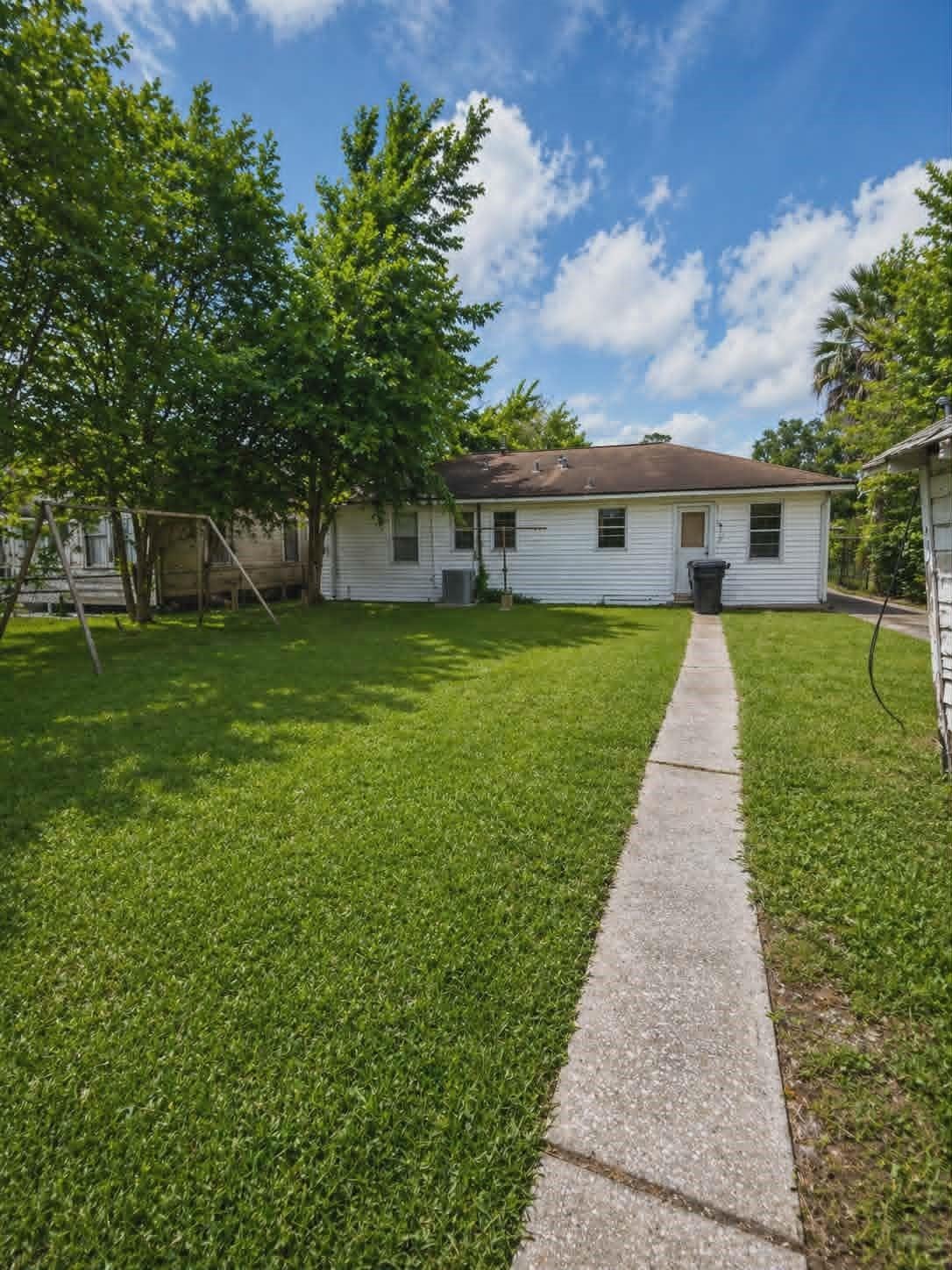 4302 Edison St, Houston, TX 77009 photo
