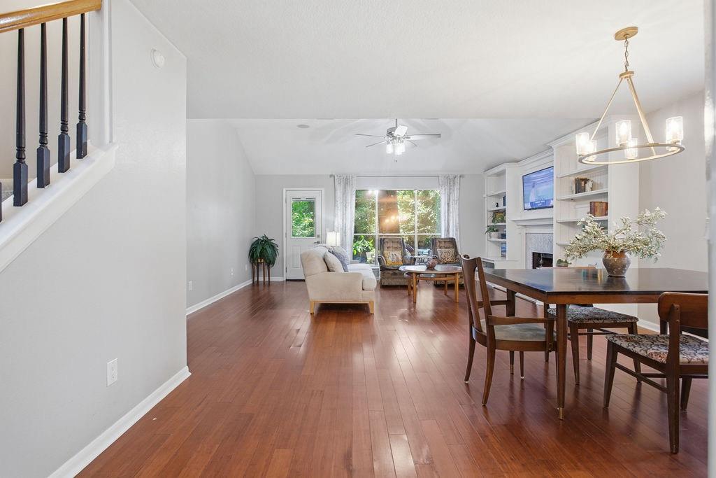 6 Wind Poppy Ct, The Woodlands, TX 77381 photo