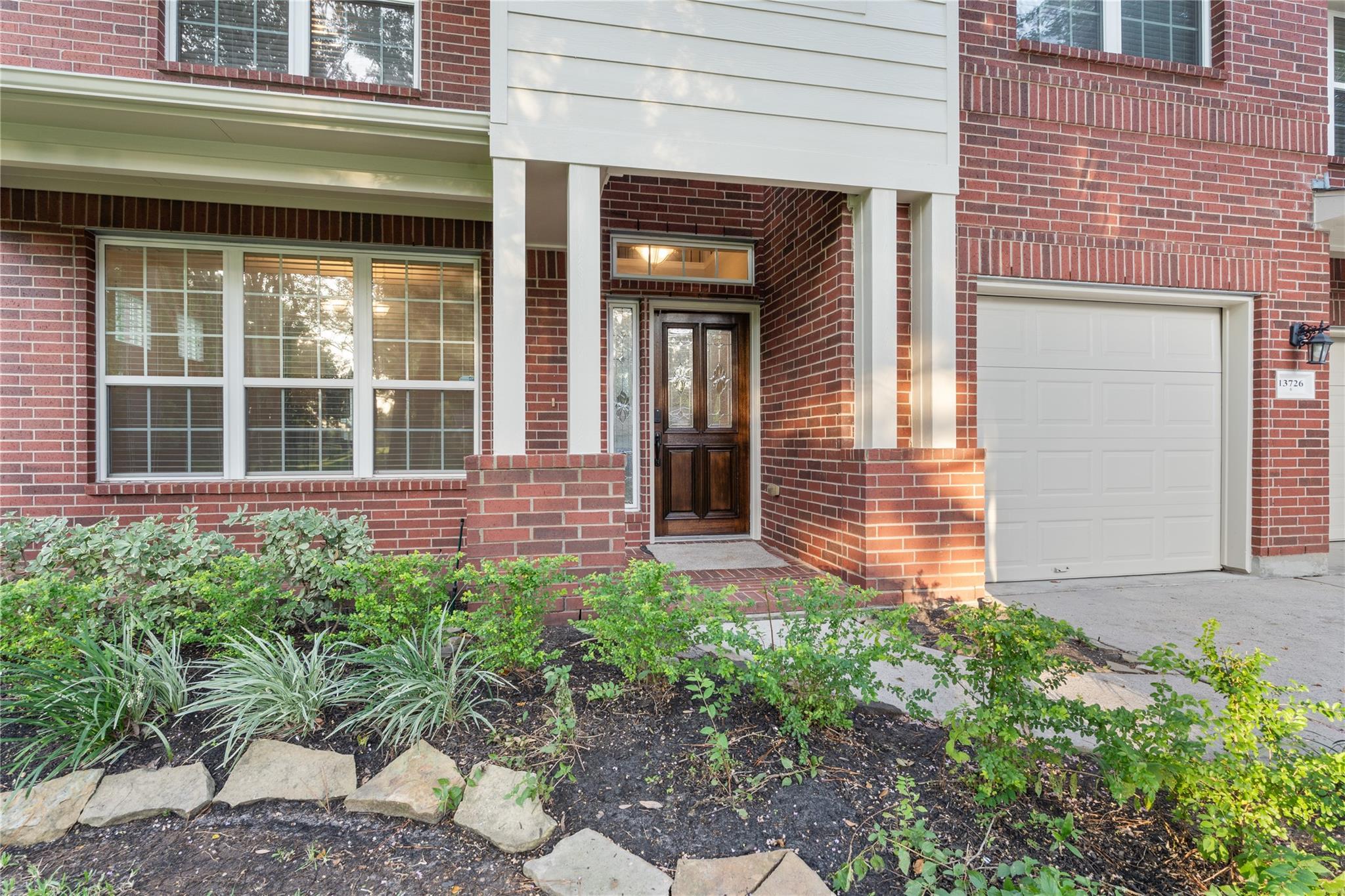 13726 Sandy Bend Ct, Houston, TX 77044 photo