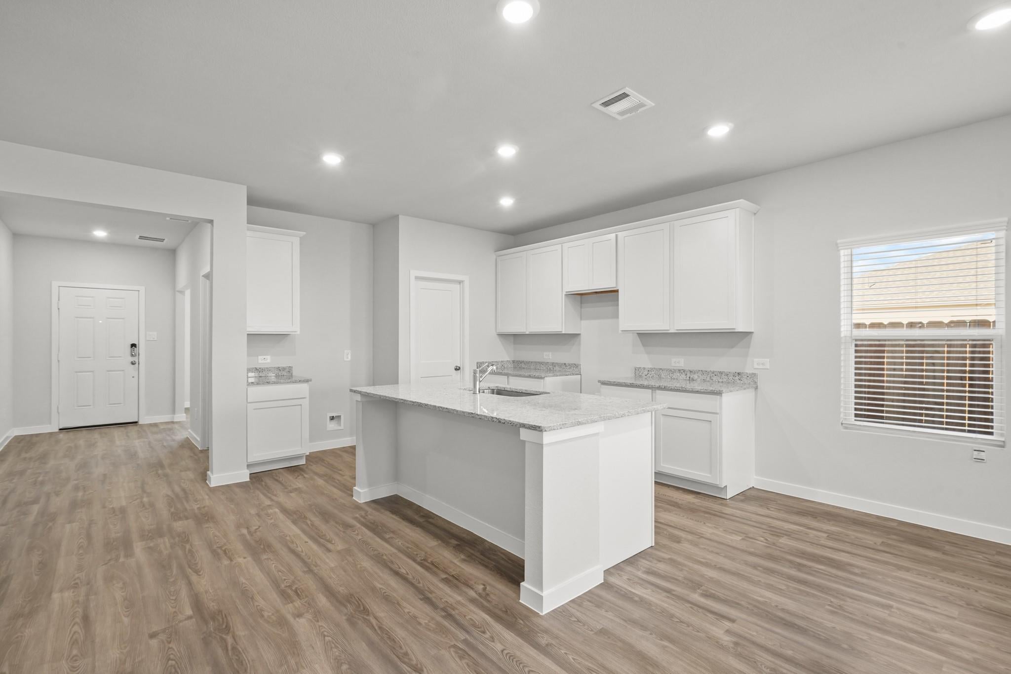 759 Woodhaven Lake Dr, La Marque, TX 77568 photo