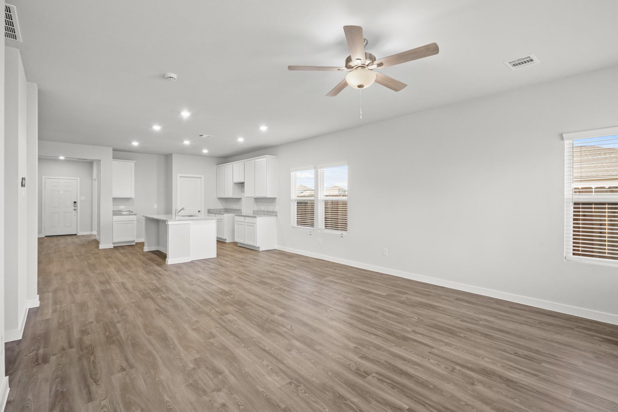 759 Woodhaven Lake Dr, La Marque, TX 77568 photo