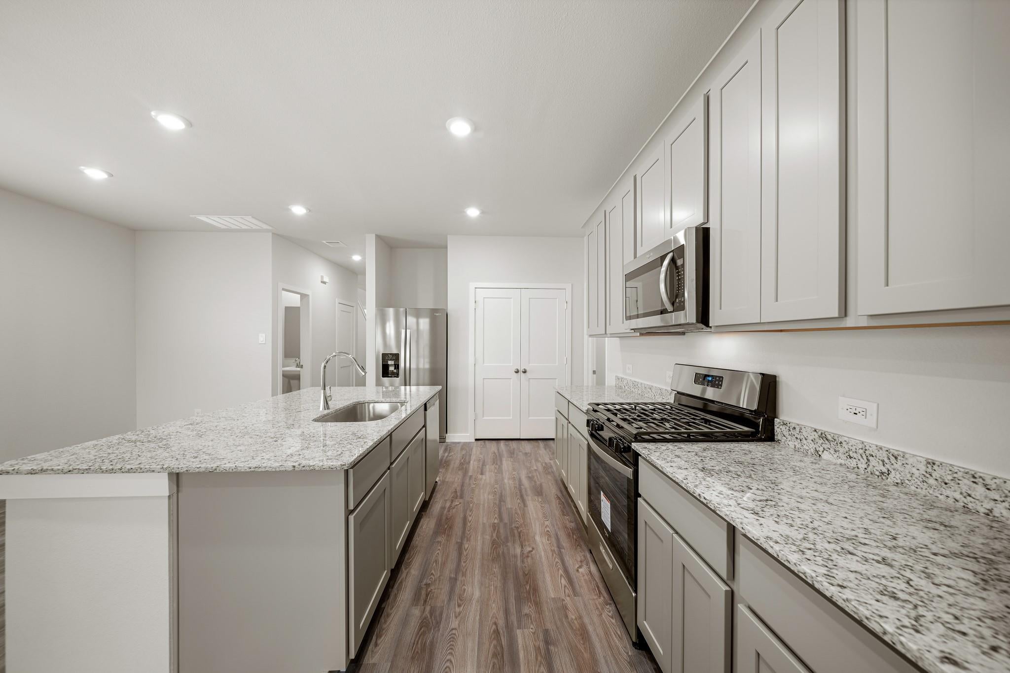 757 Apple Blossom Dr, La Marque, TX 77568 photo