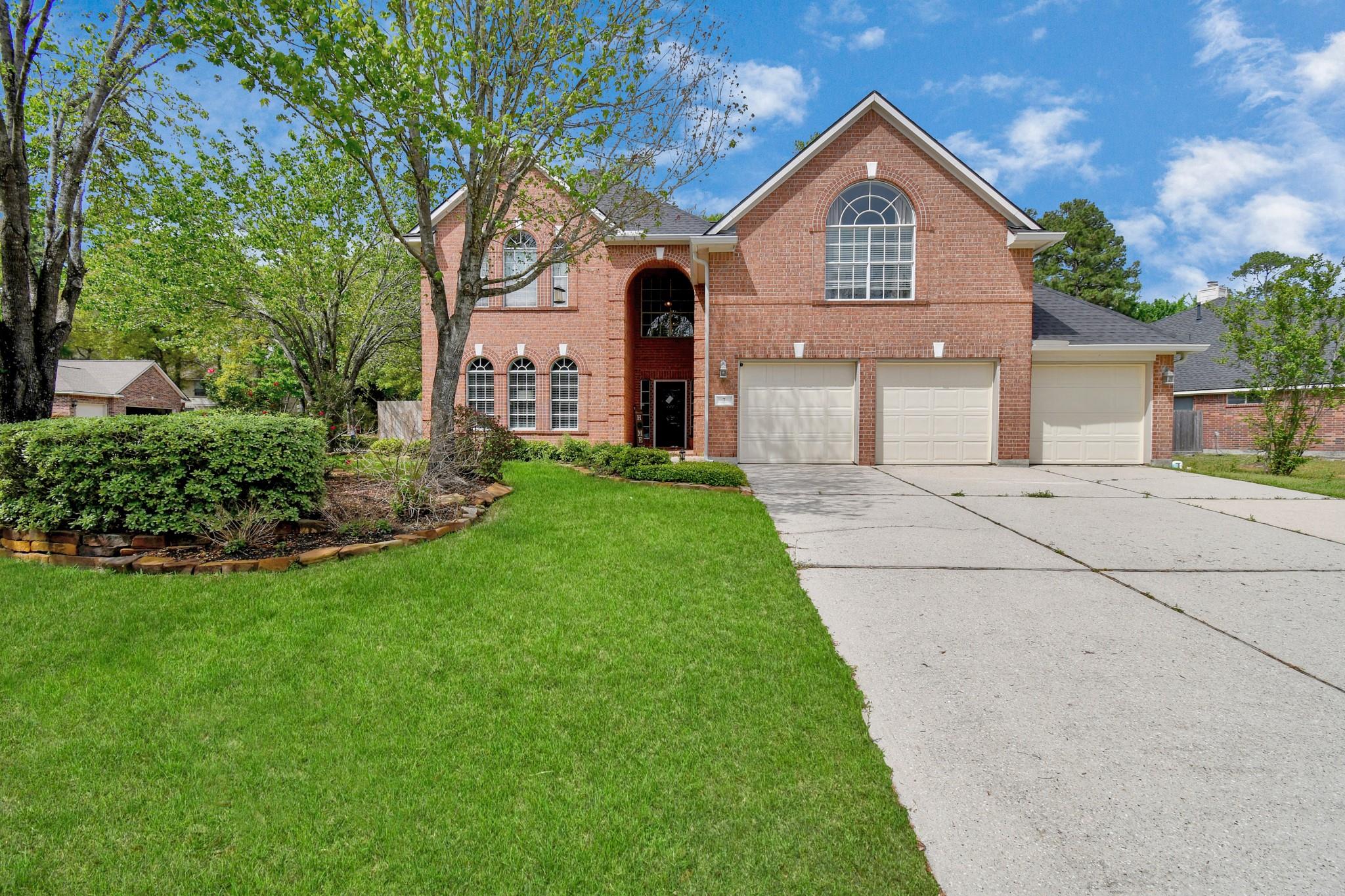 7 New Dawn Pl, Conroe, TX 77385