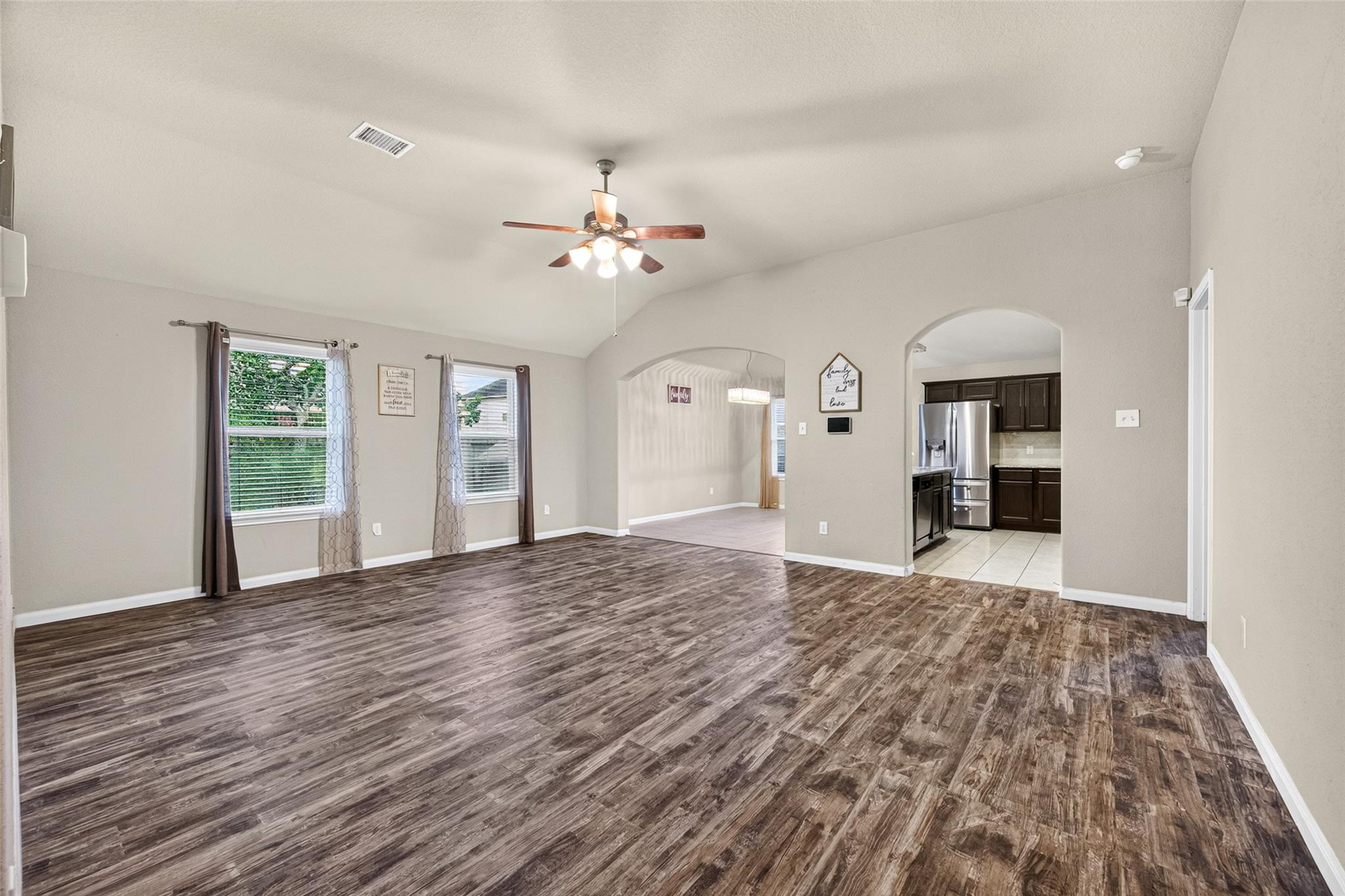 15210 Victoria, Baytown, TX 77523 photo