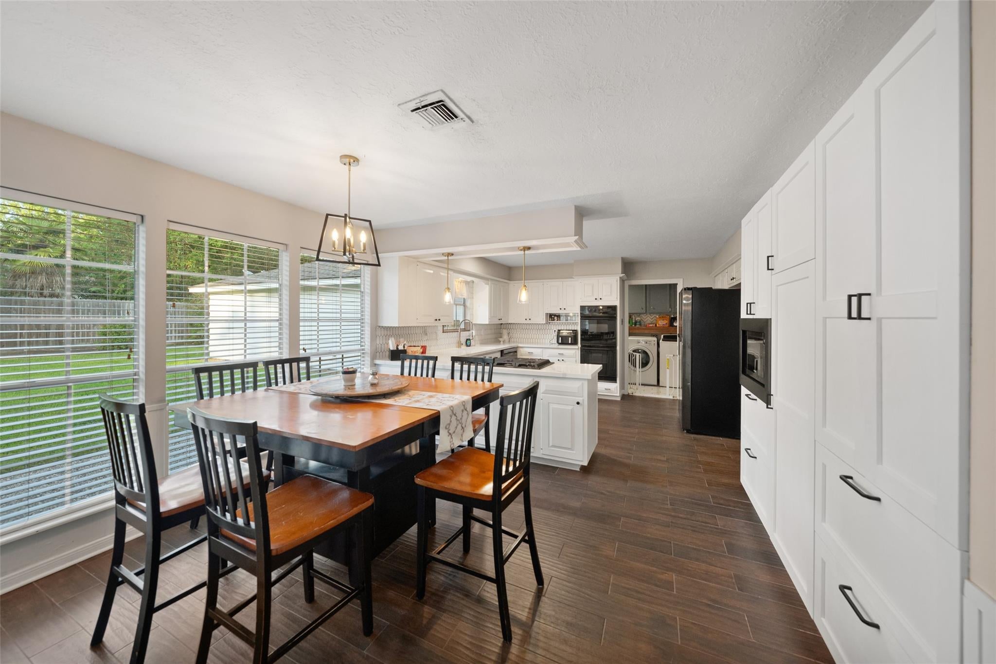 675 Stonewall Jackson Dr, Conroe, TX 77302 photo