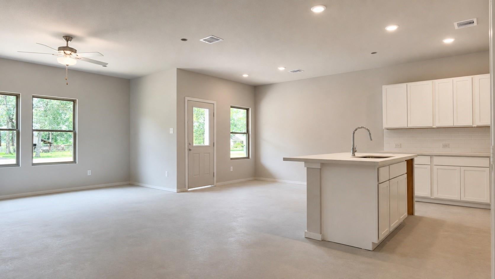 1819 Southfork Ranch Trl, Crosby, TX 77532 photo