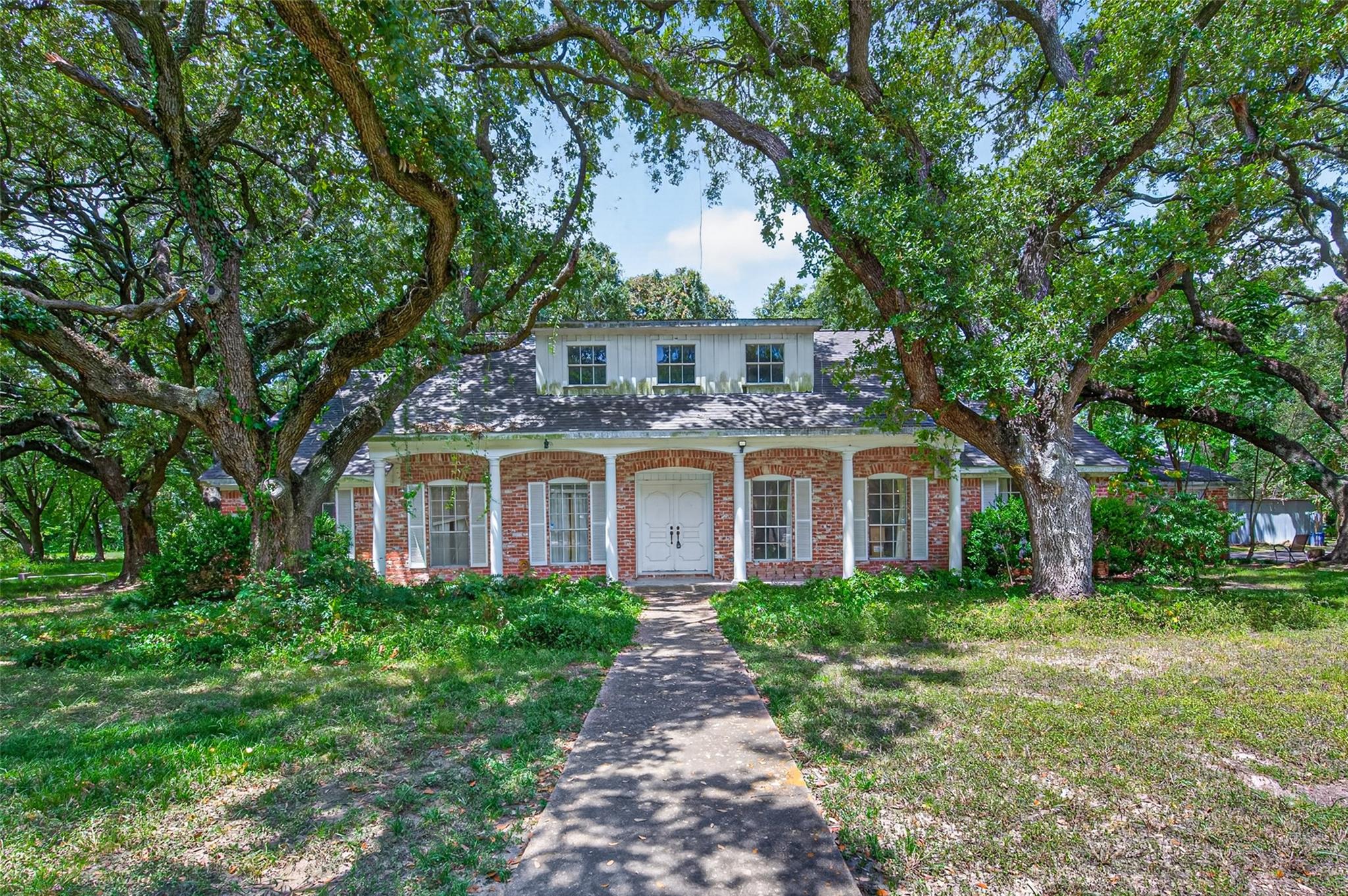 7131 Holmsley Ln, Houston, TX 77040