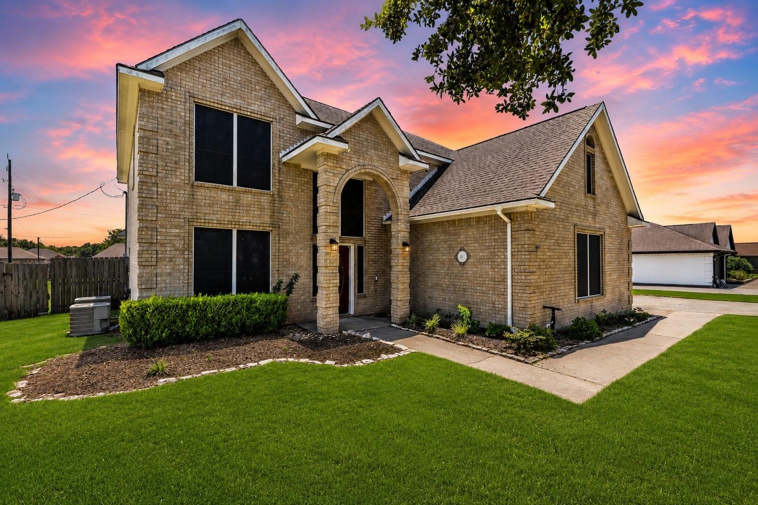 6310 Wildlife Way, Baytown, TX 77523