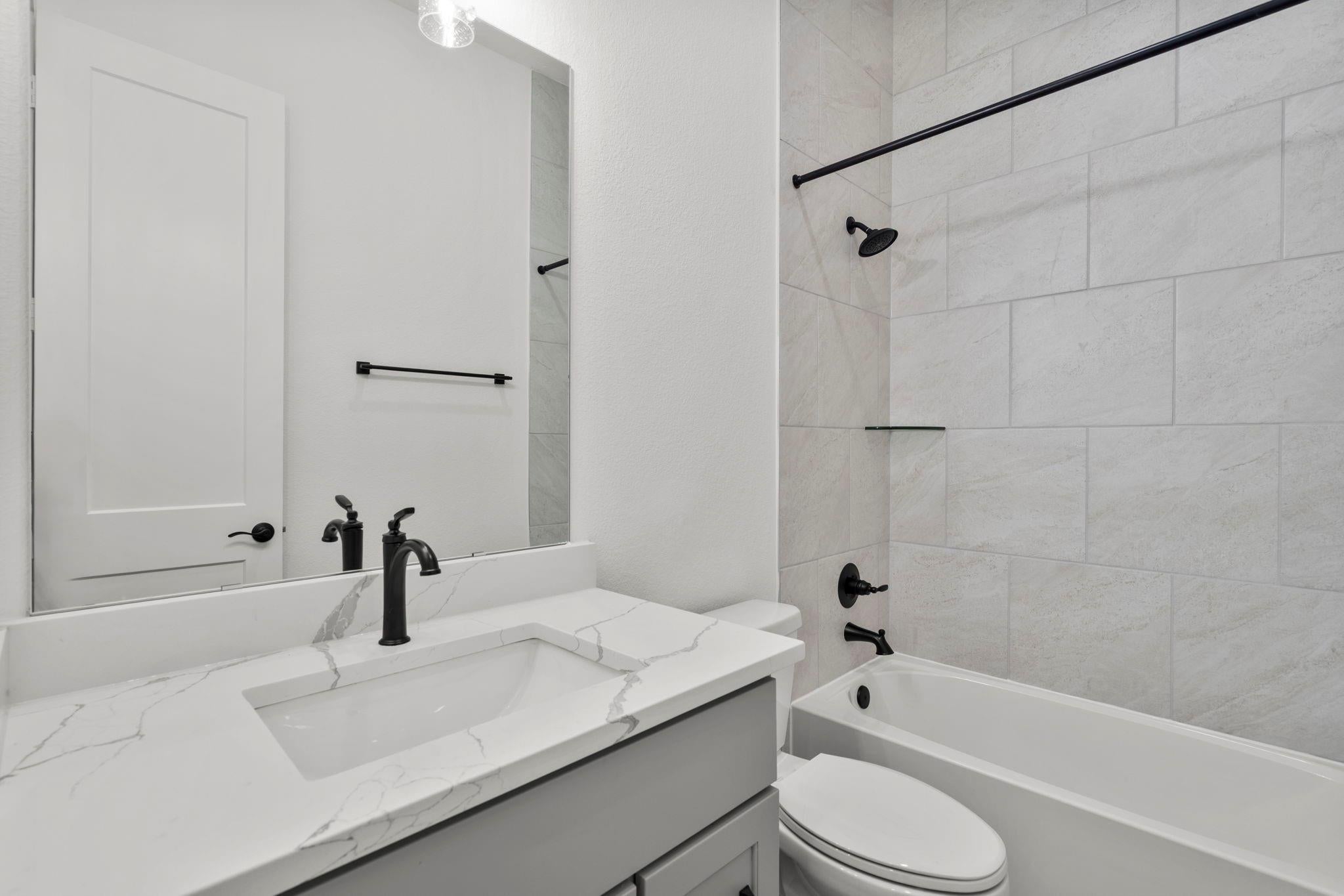 12223 Warbler Dr, Mont Belvieu, TX 77523 photo