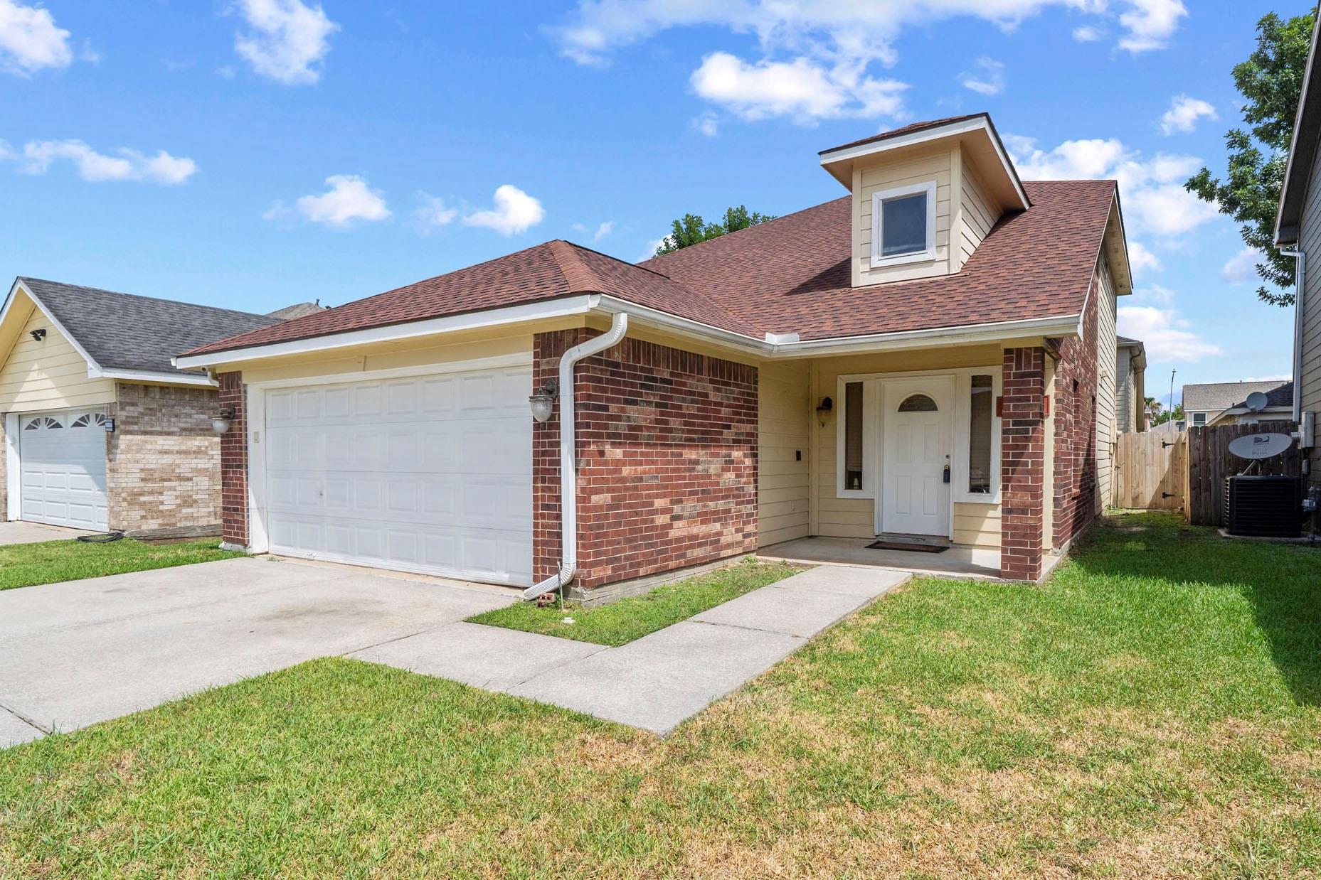 11811 Fossil Rock Ln, Houston, TX 77034