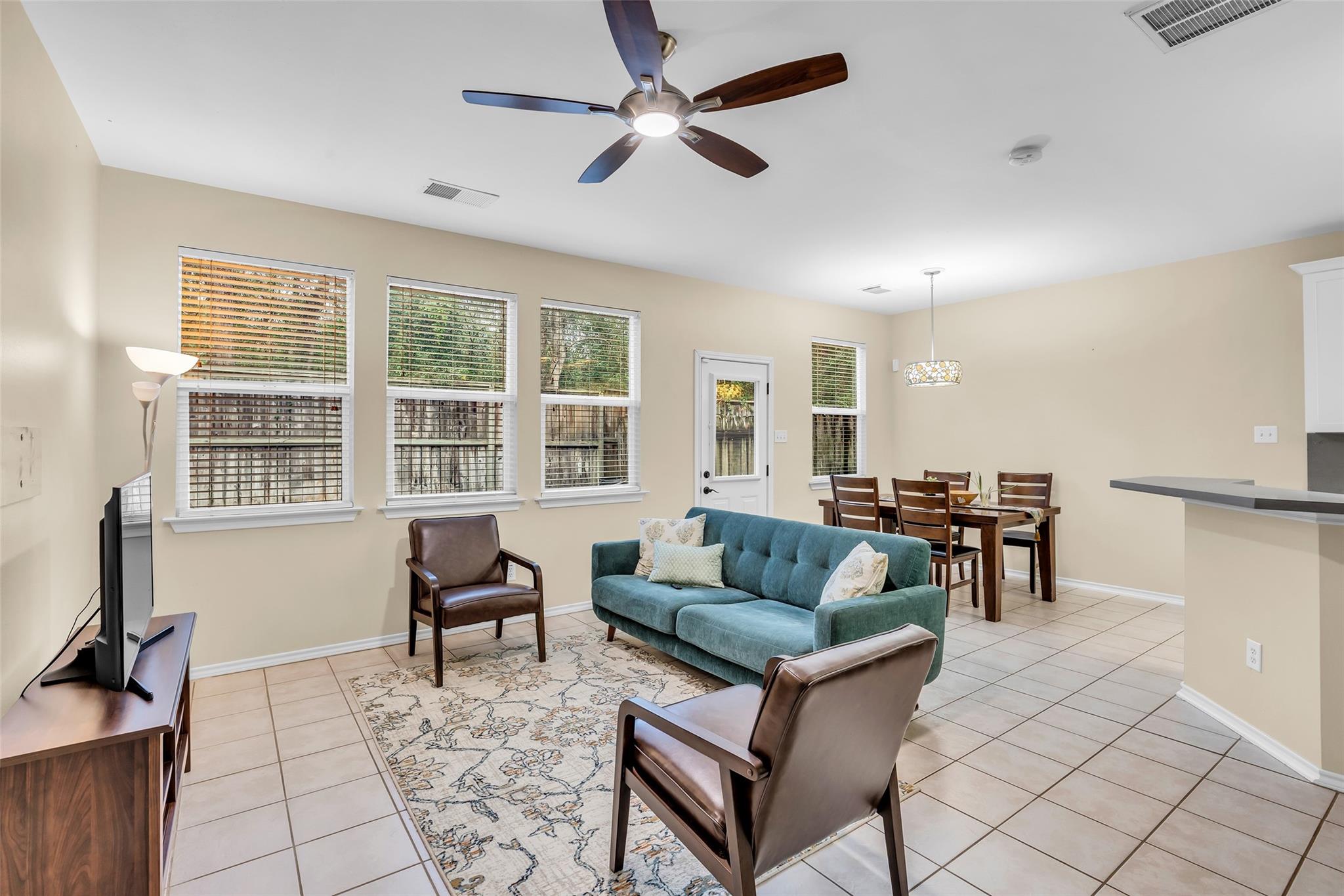 62 S Camellia Grove Cir, The Woodlands, TX 77382 photo