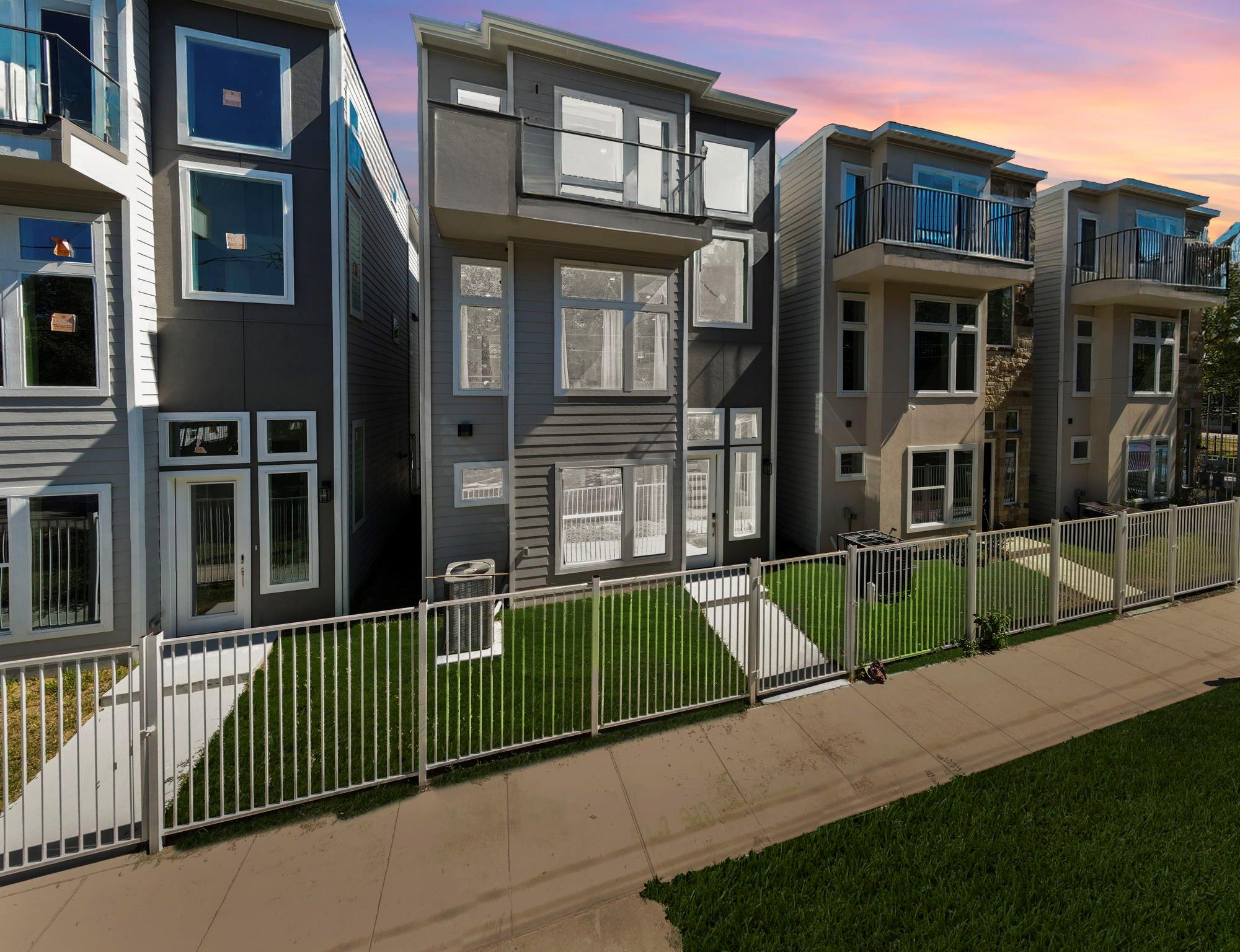 6721 Saint Augustine St, Houston, TX 77021