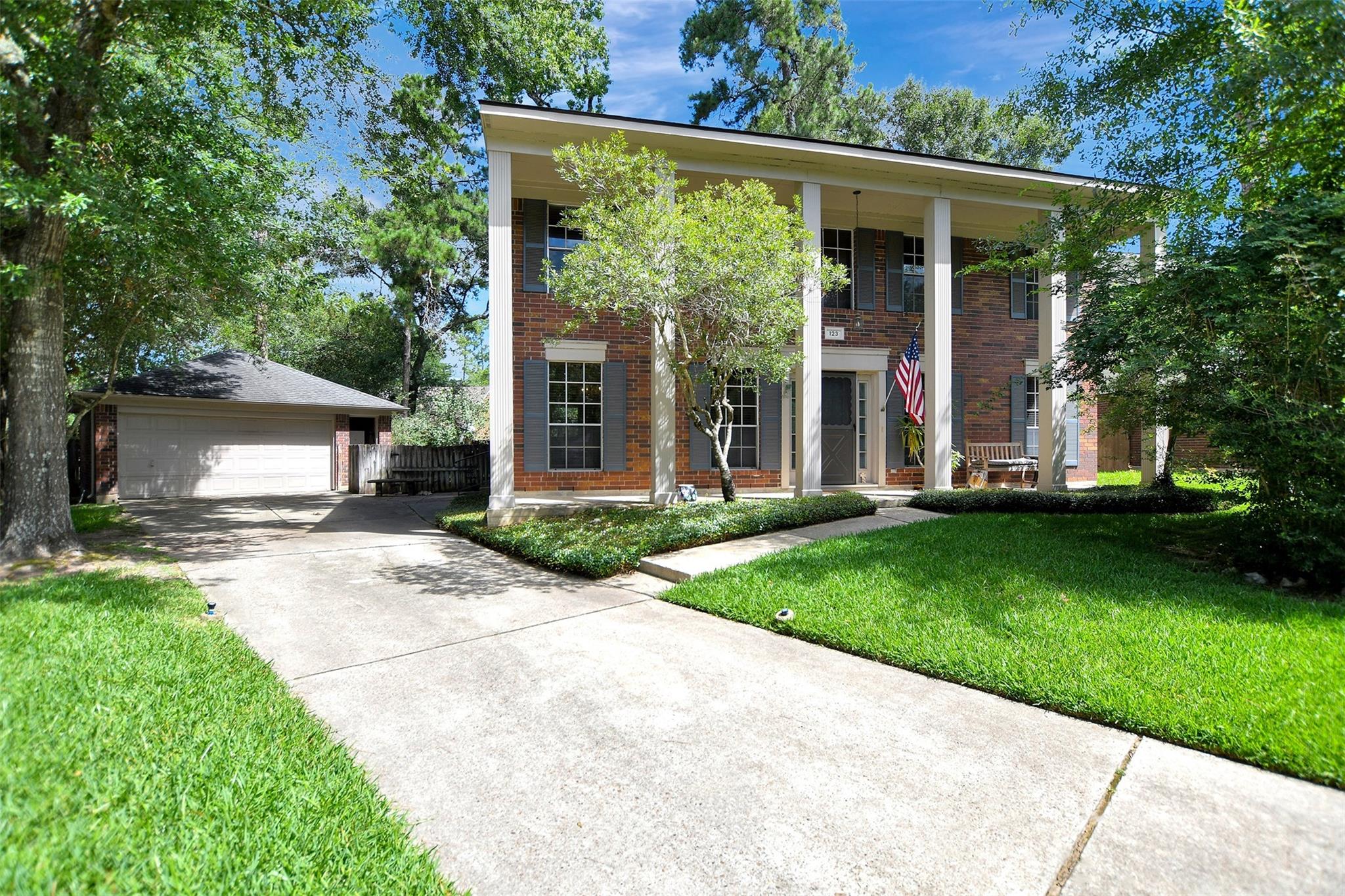 123 Trillium Ct, The Woodlands, TX 77381