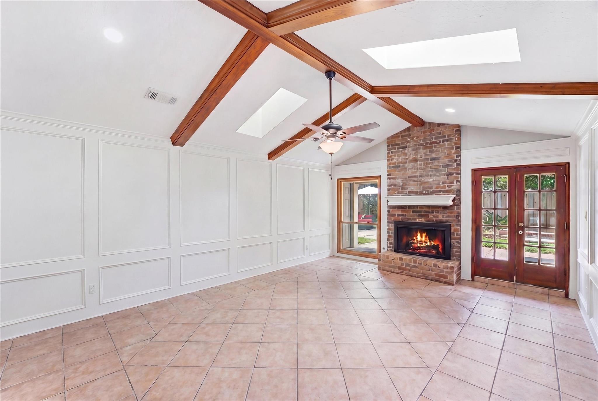 16346 Havenpark Ct, Houston, TX 77059 photo