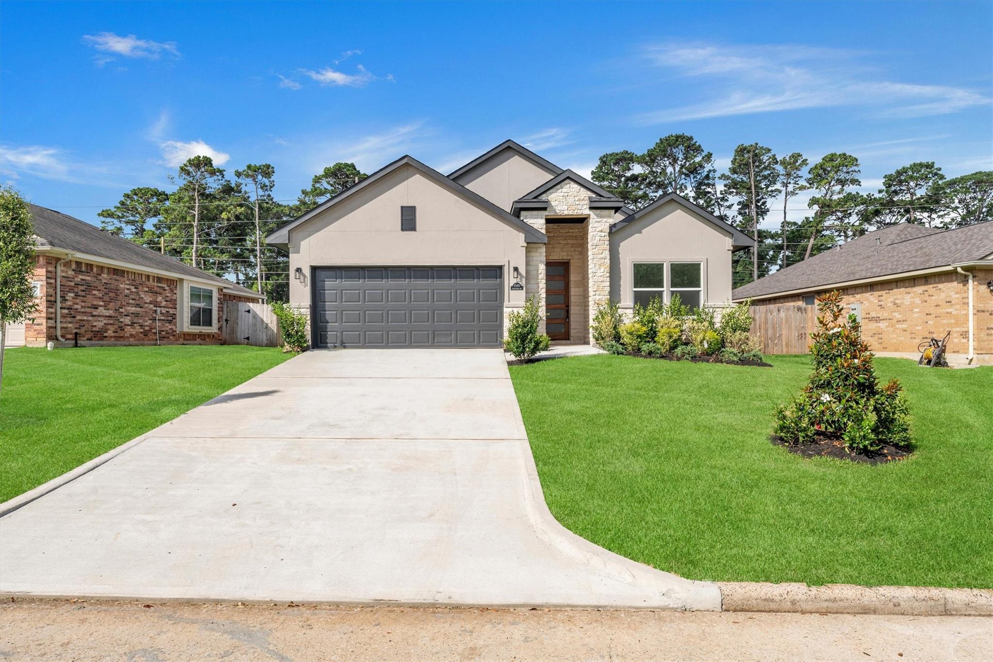13405 Raintree Dr, Montgomery, TX 77356 photo