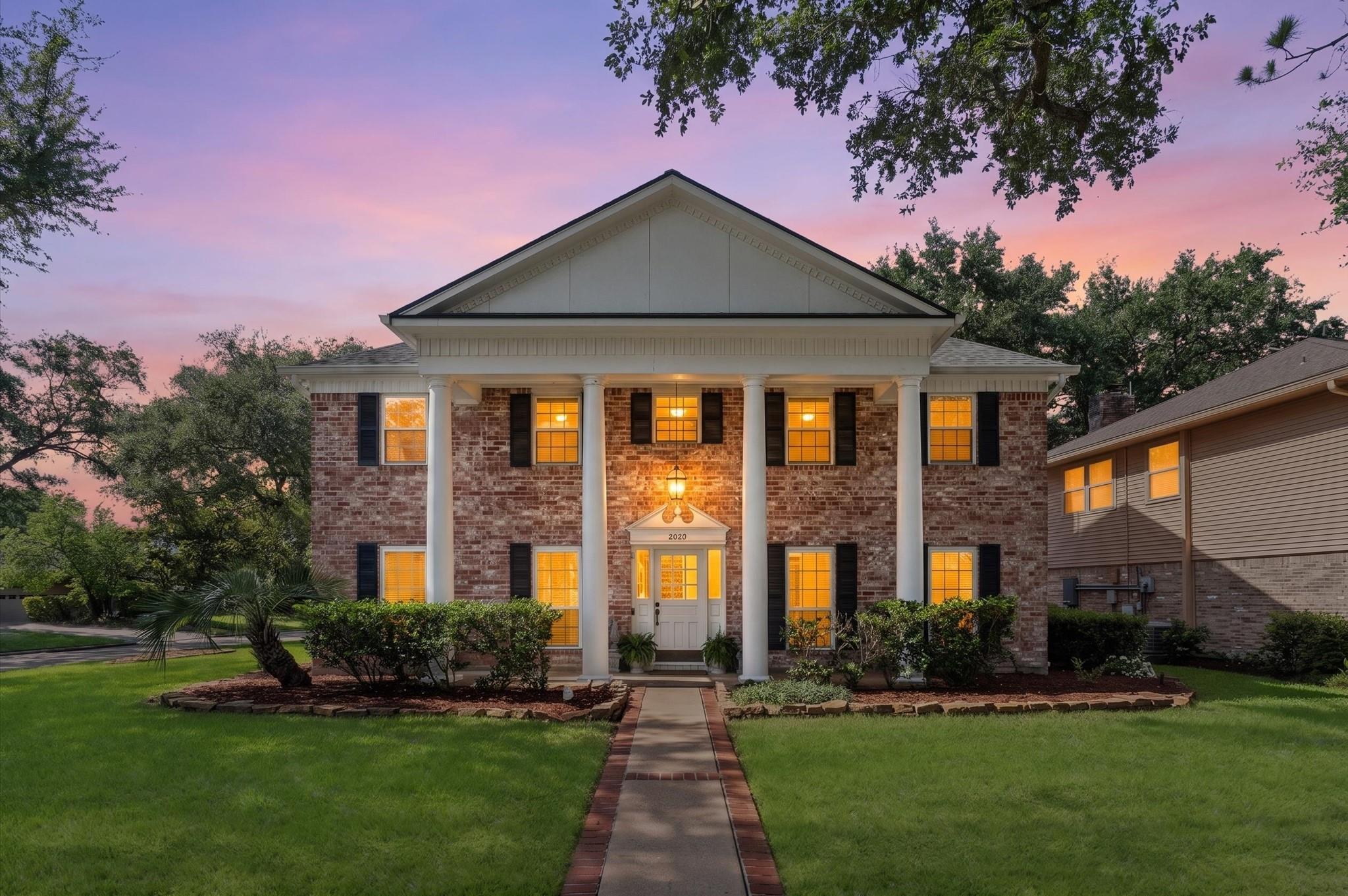 3030 Broadmoor Dr, Sugar Land, TX 77478