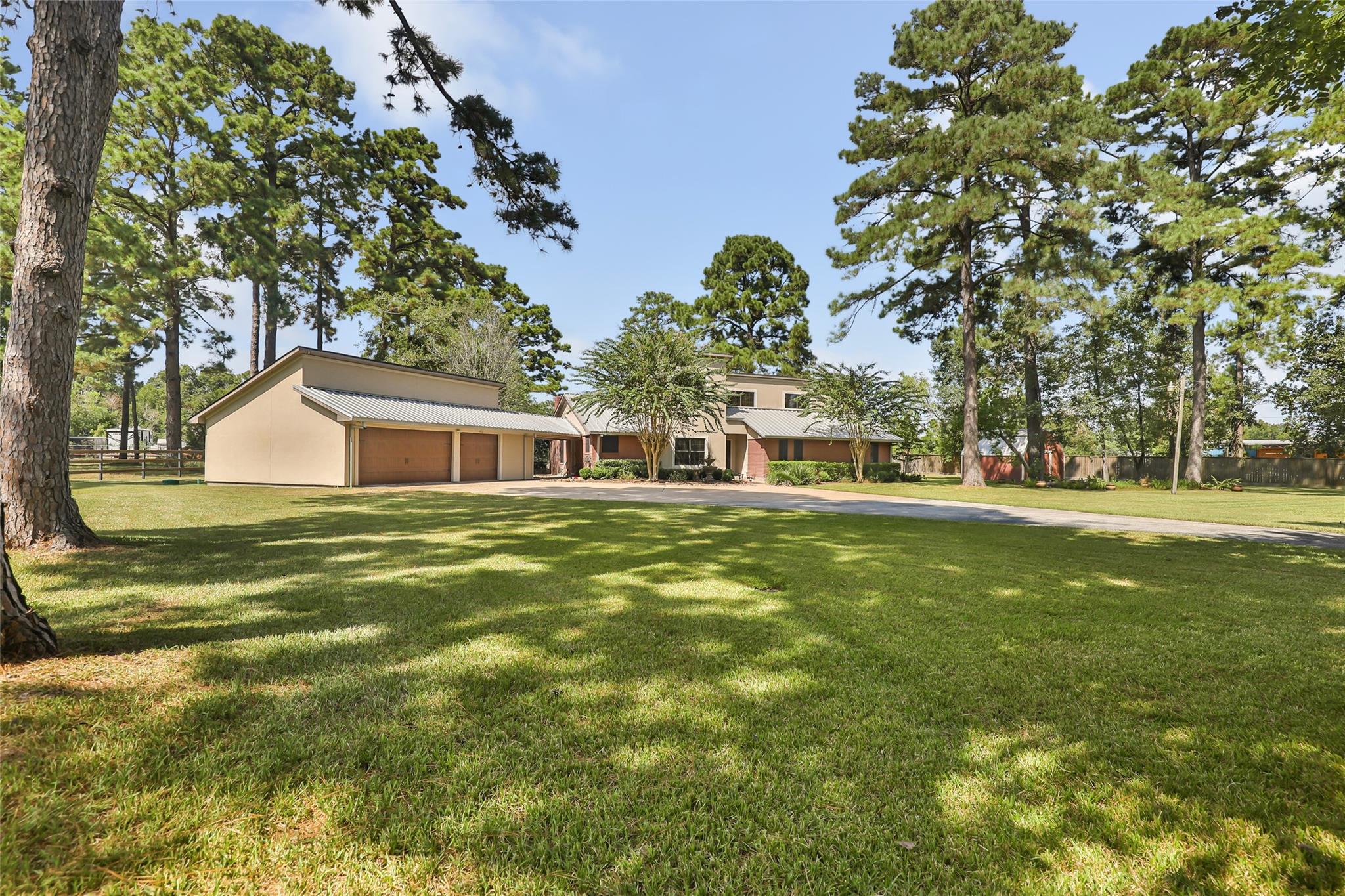 1300 Smith Rd, Huffman, TX 77336 photo