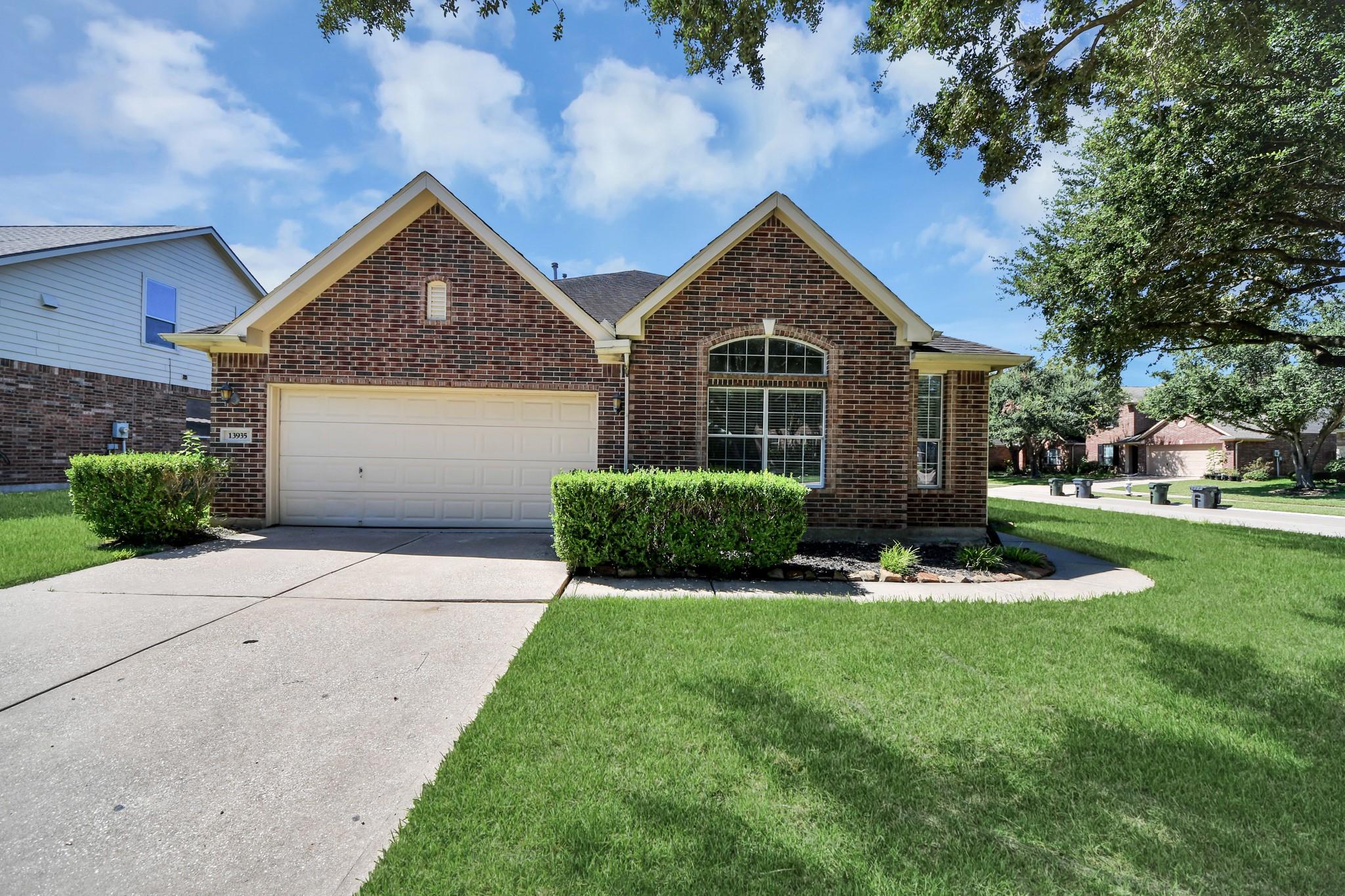 13935 Charterhouse Way, Sugar Land, TX 77498 photo