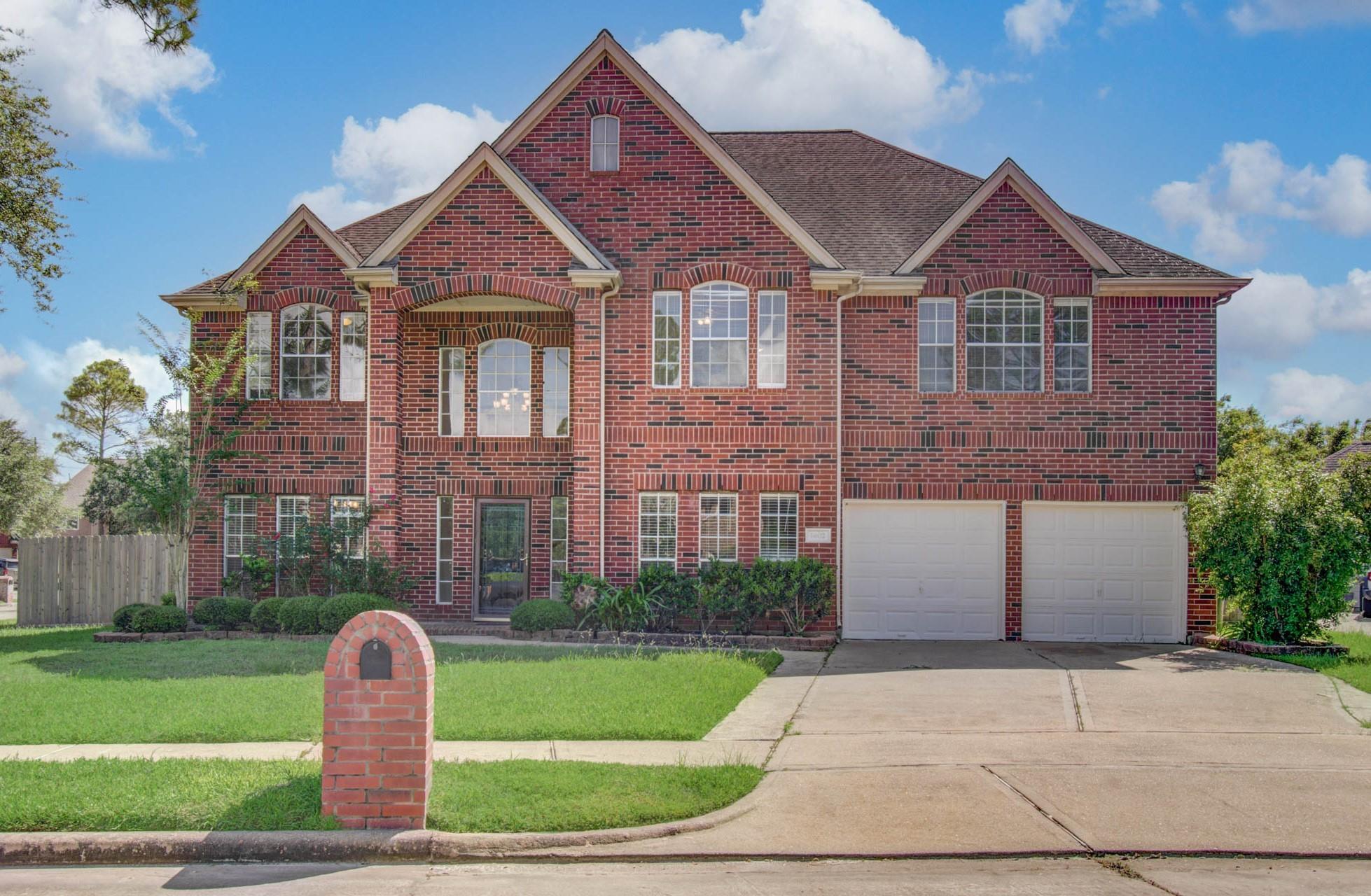 1402 Pine Knot Ct, Pearland, TX 77581