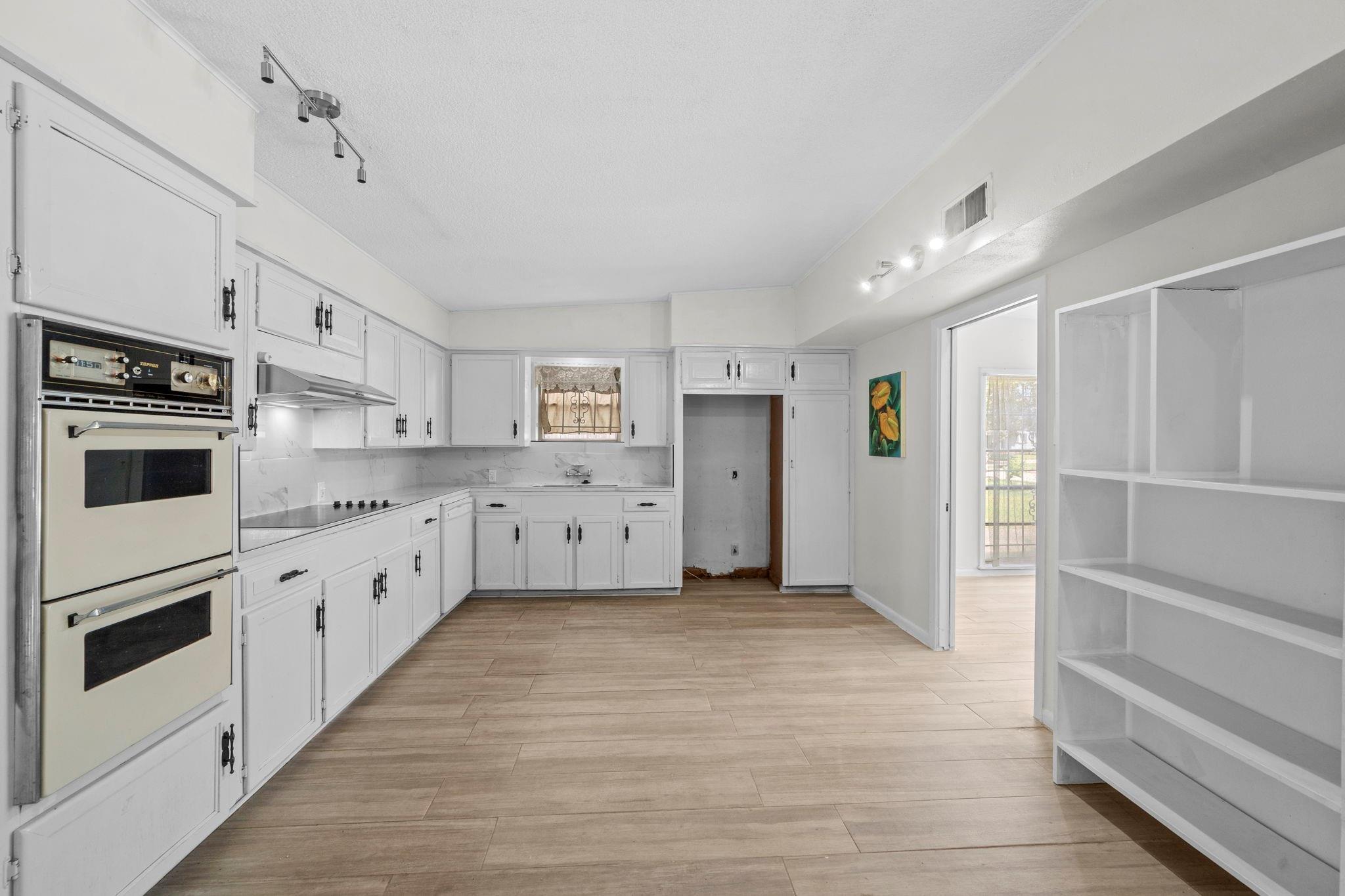 7123 Leader St, Houston, TX 77074 photo