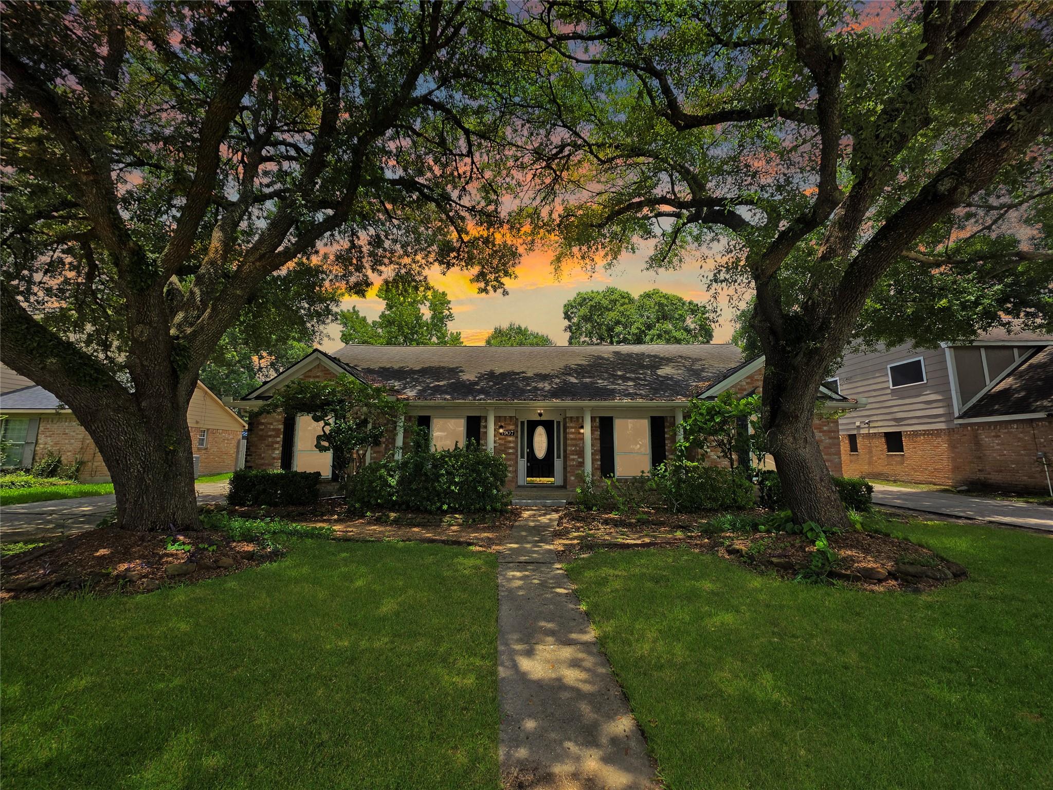 7907 12 Fairway Ln, Humble, TX 77346