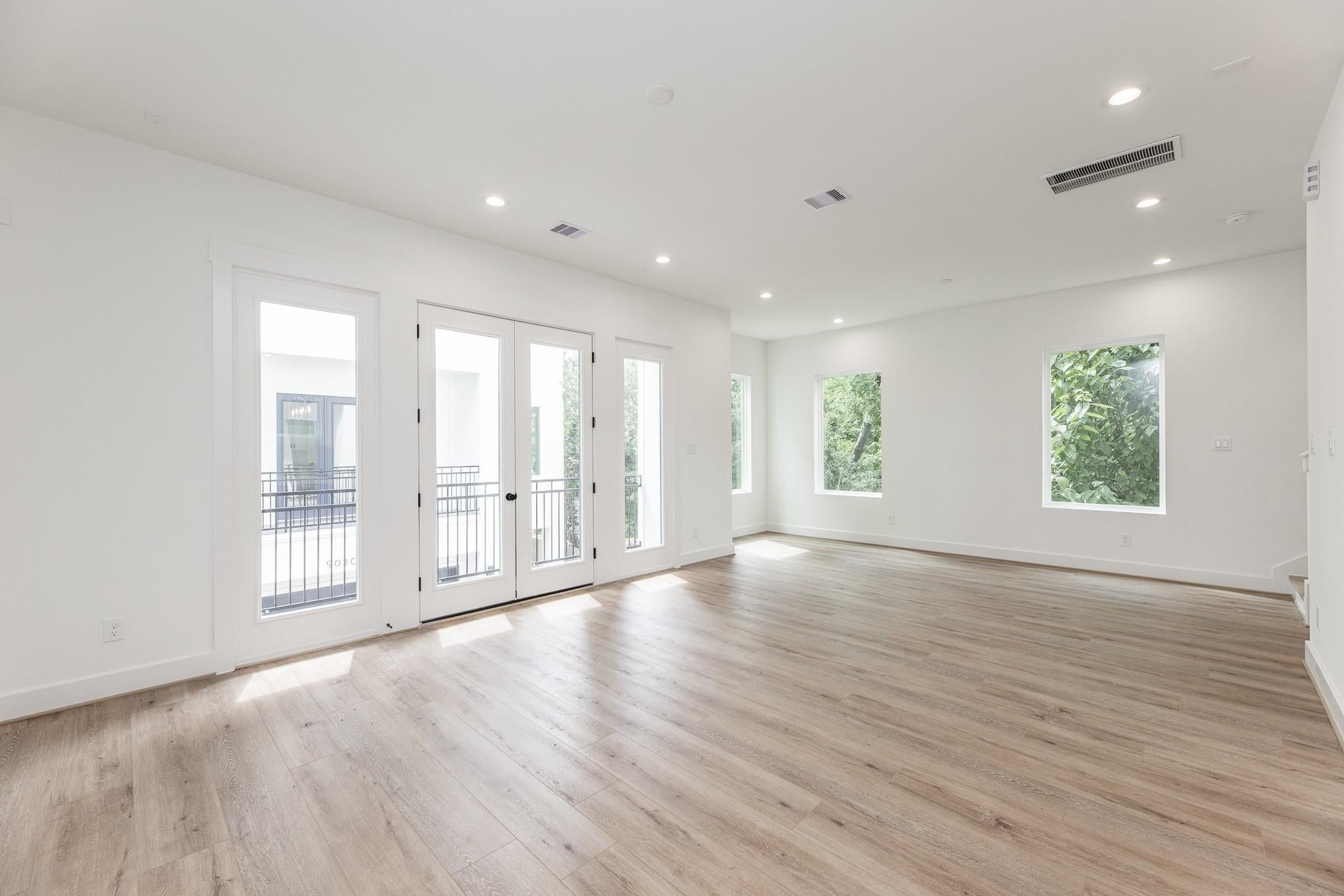 905 Quitman St, Houston, TX 77009 photo