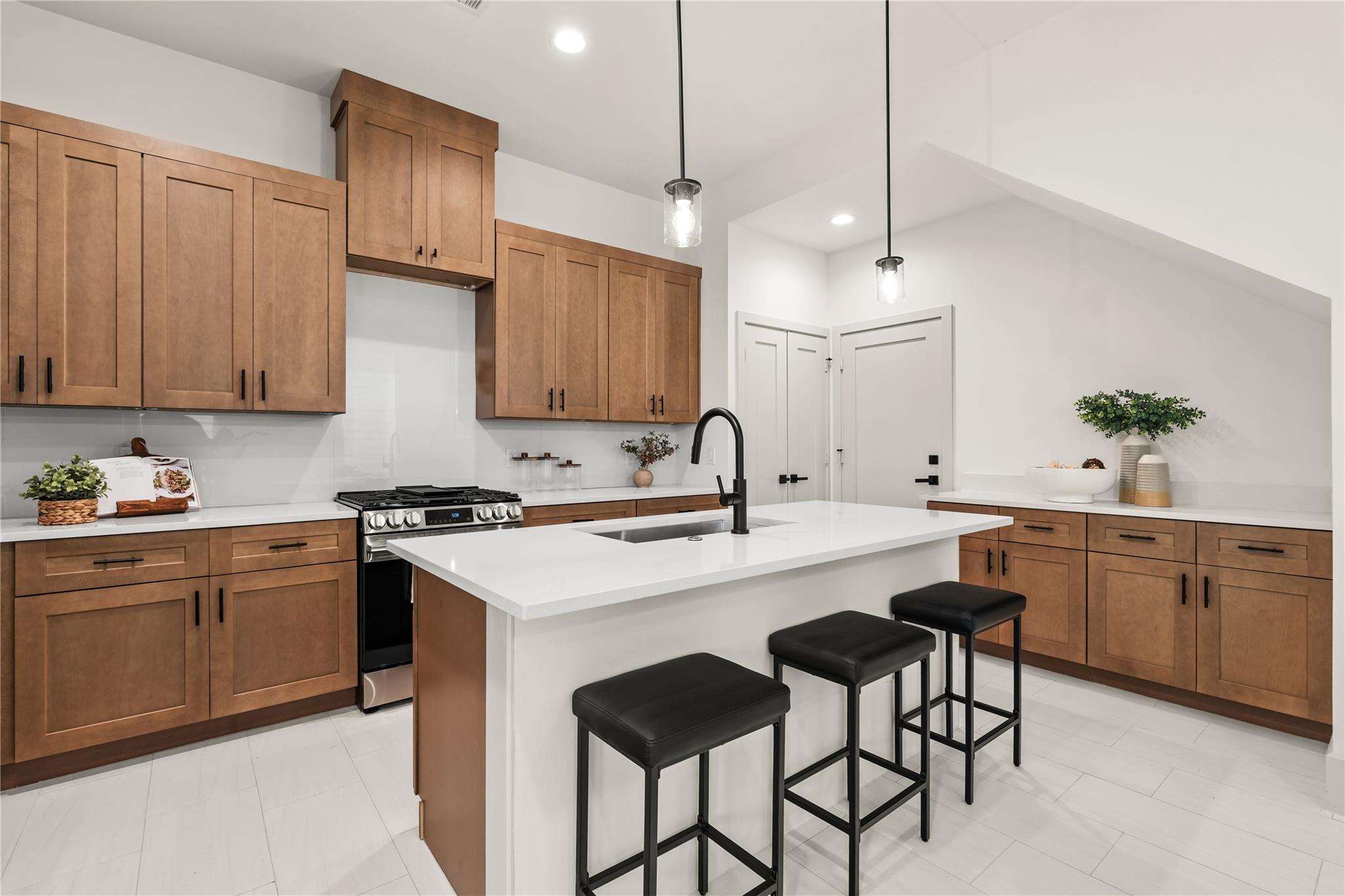 4011 Buffalo Moon Dr, Houston, TX 77045 photo