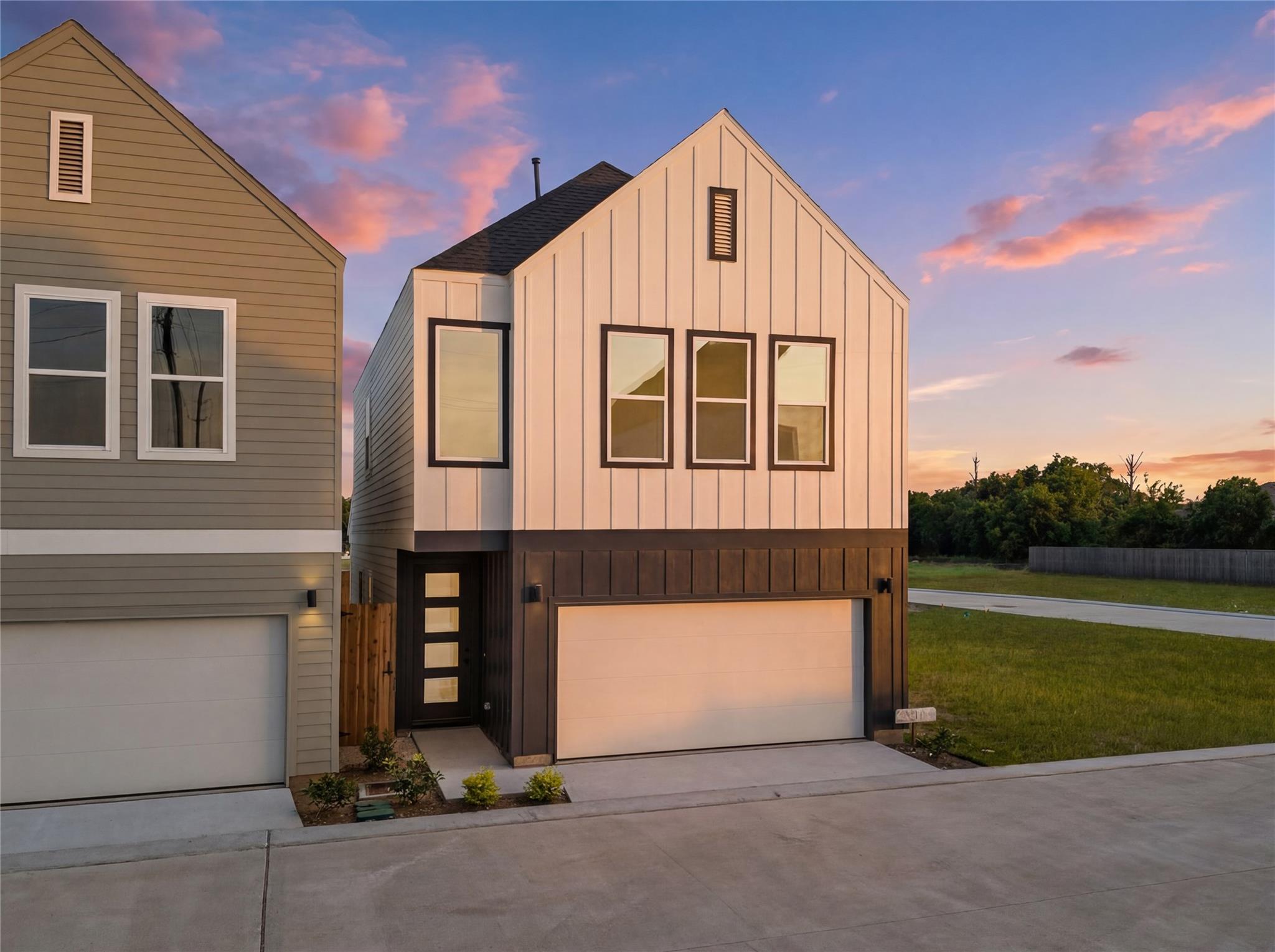4011 Buffalo Moon Dr, Houston, TX 77045 photo
