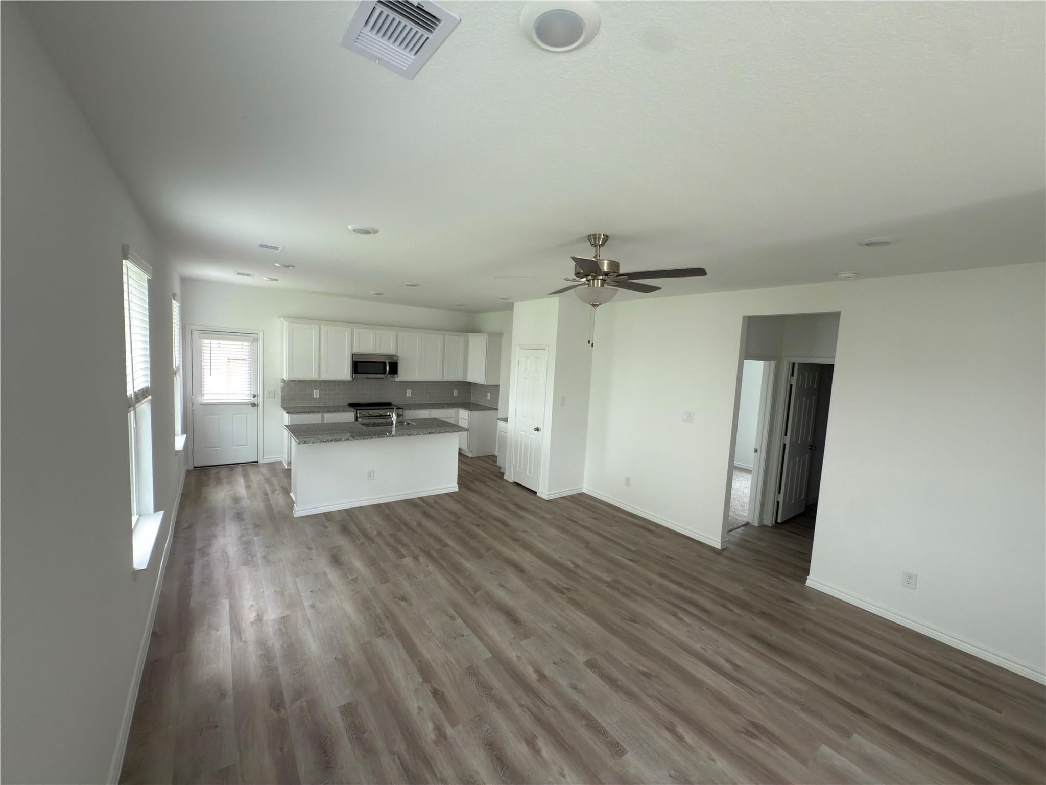 406 Cedar Chase Ct, Dayton, TX 77535 photo