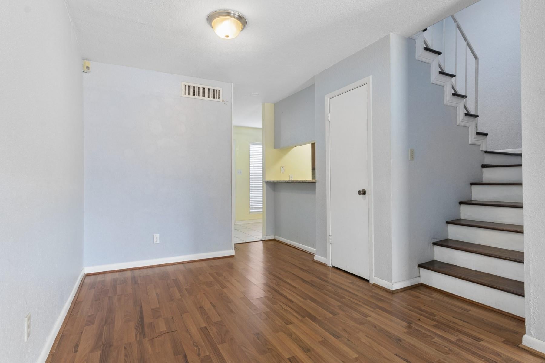 6111 Beverly Hill St, Houston, TX 77057