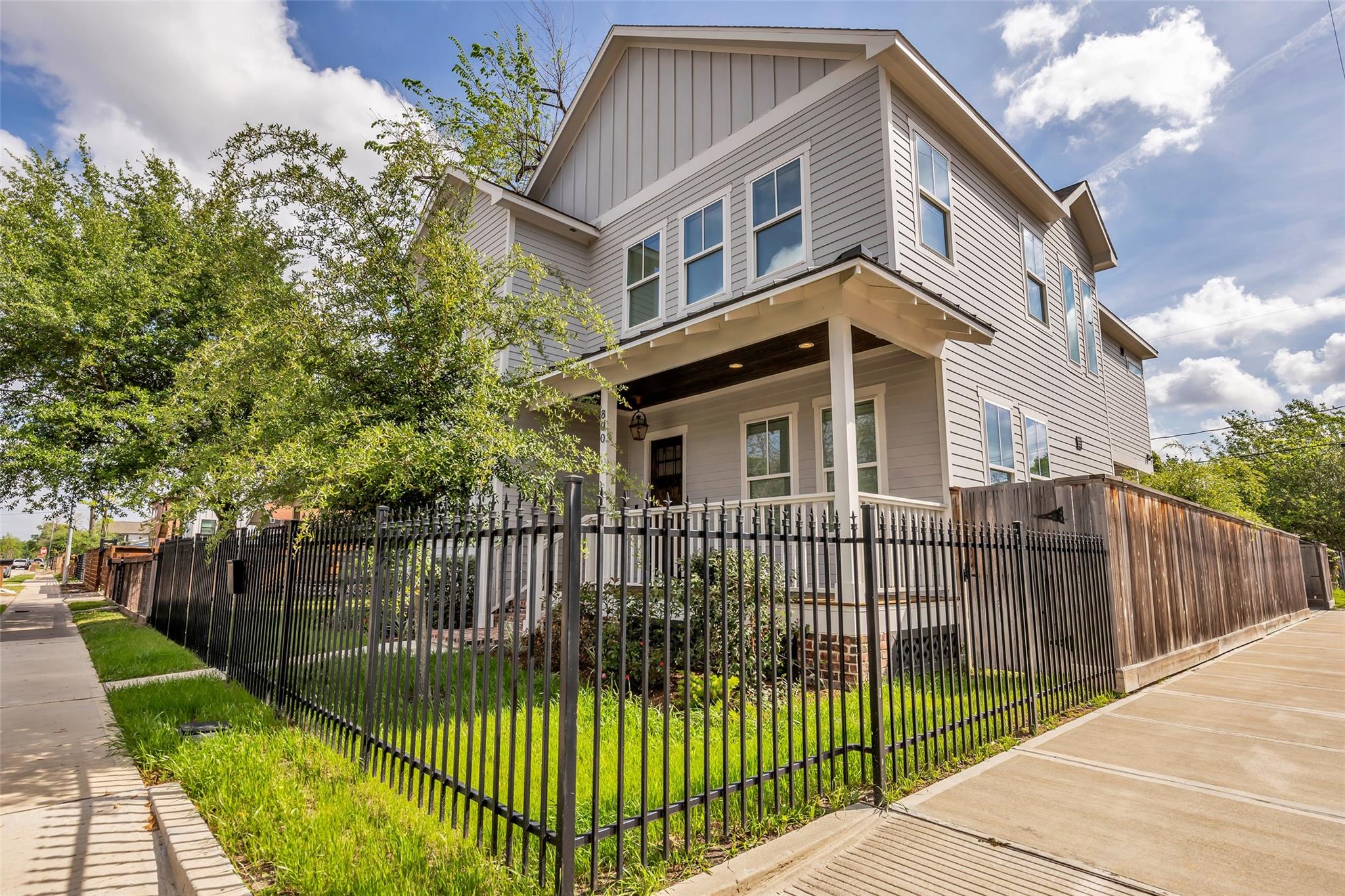 800 Walton St, Houston, TX 77009 photo