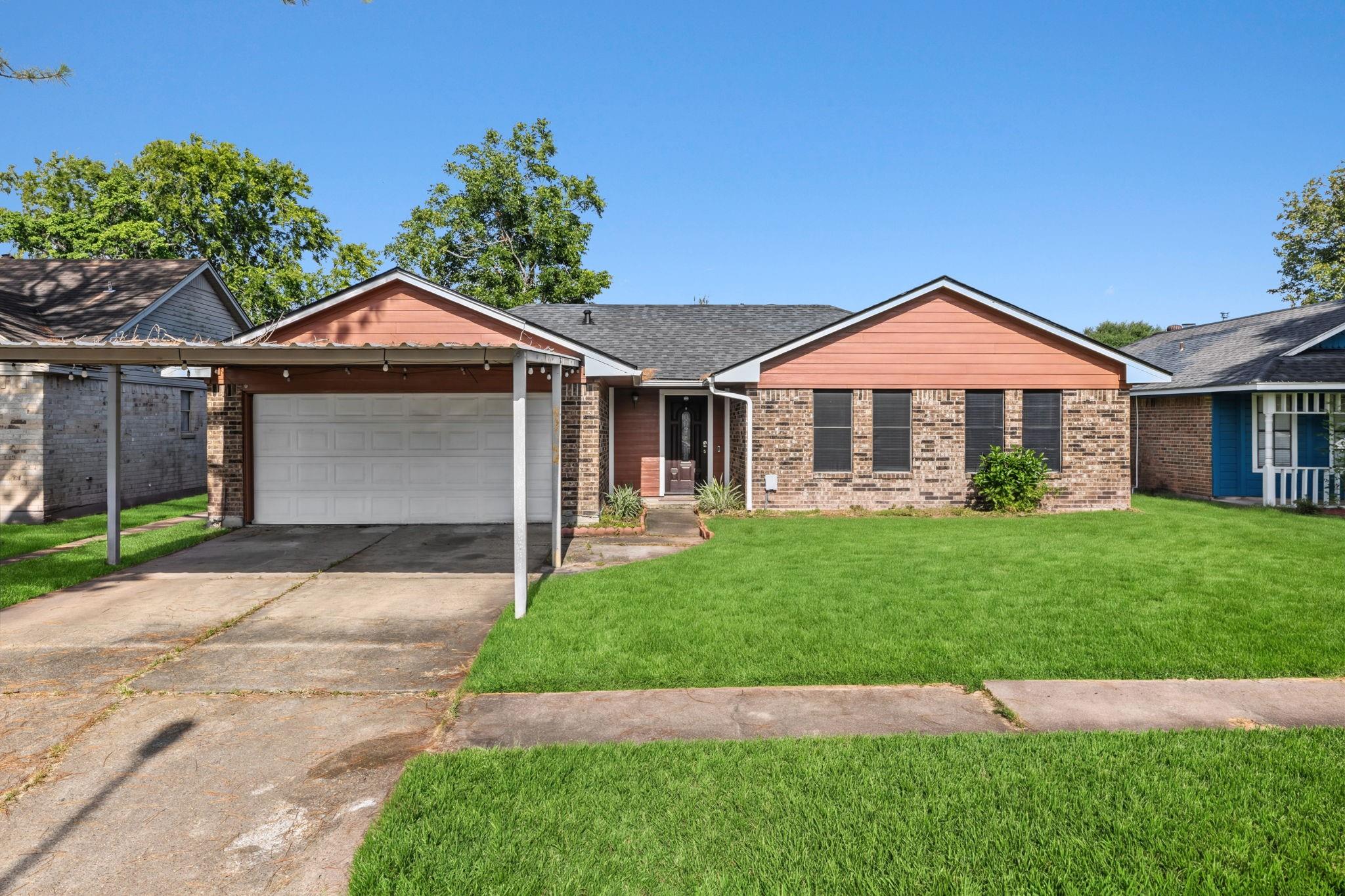 5112 Parsley St, Baytown, TX 77521