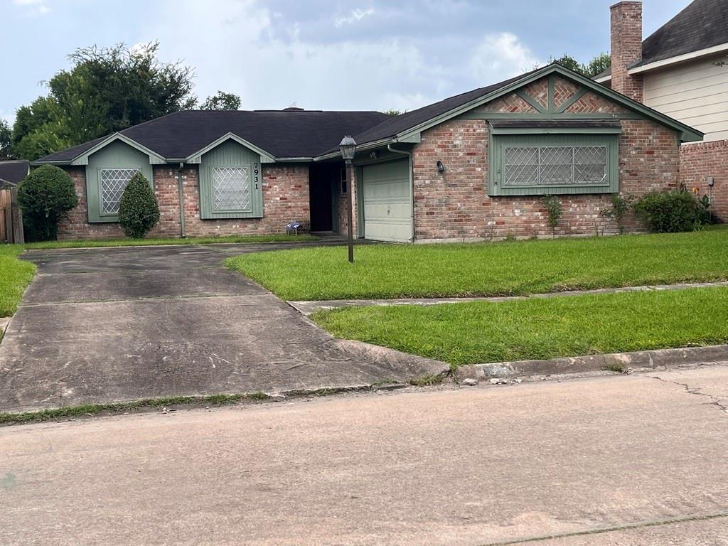 7931 Southmeadow Dr, Houston, TX 77071