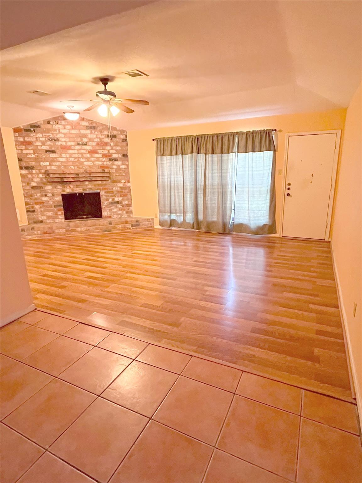 7931 Southmeadow Dr, Houston, TX 77071 photo