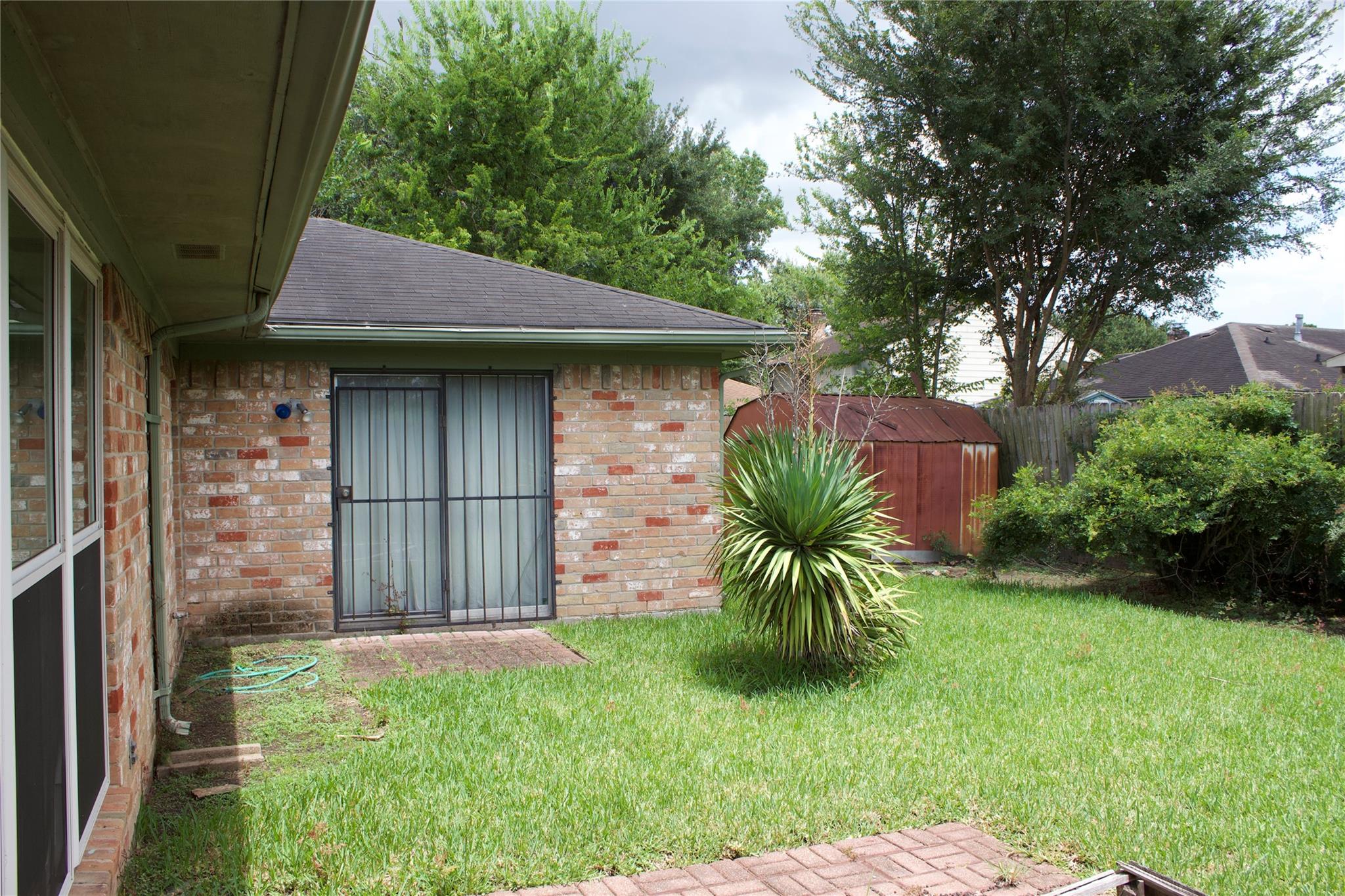 7931 Southmeadow Dr, Houston, TX 77071 photo