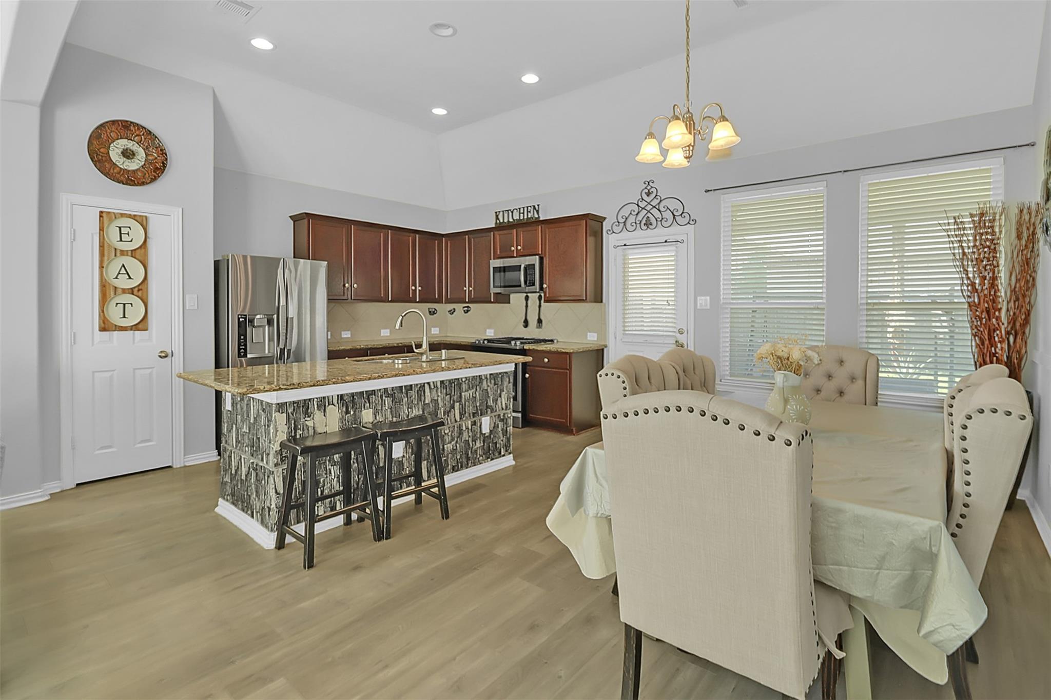 3903 Hunters Trl, Baytown, TX 77521 photo