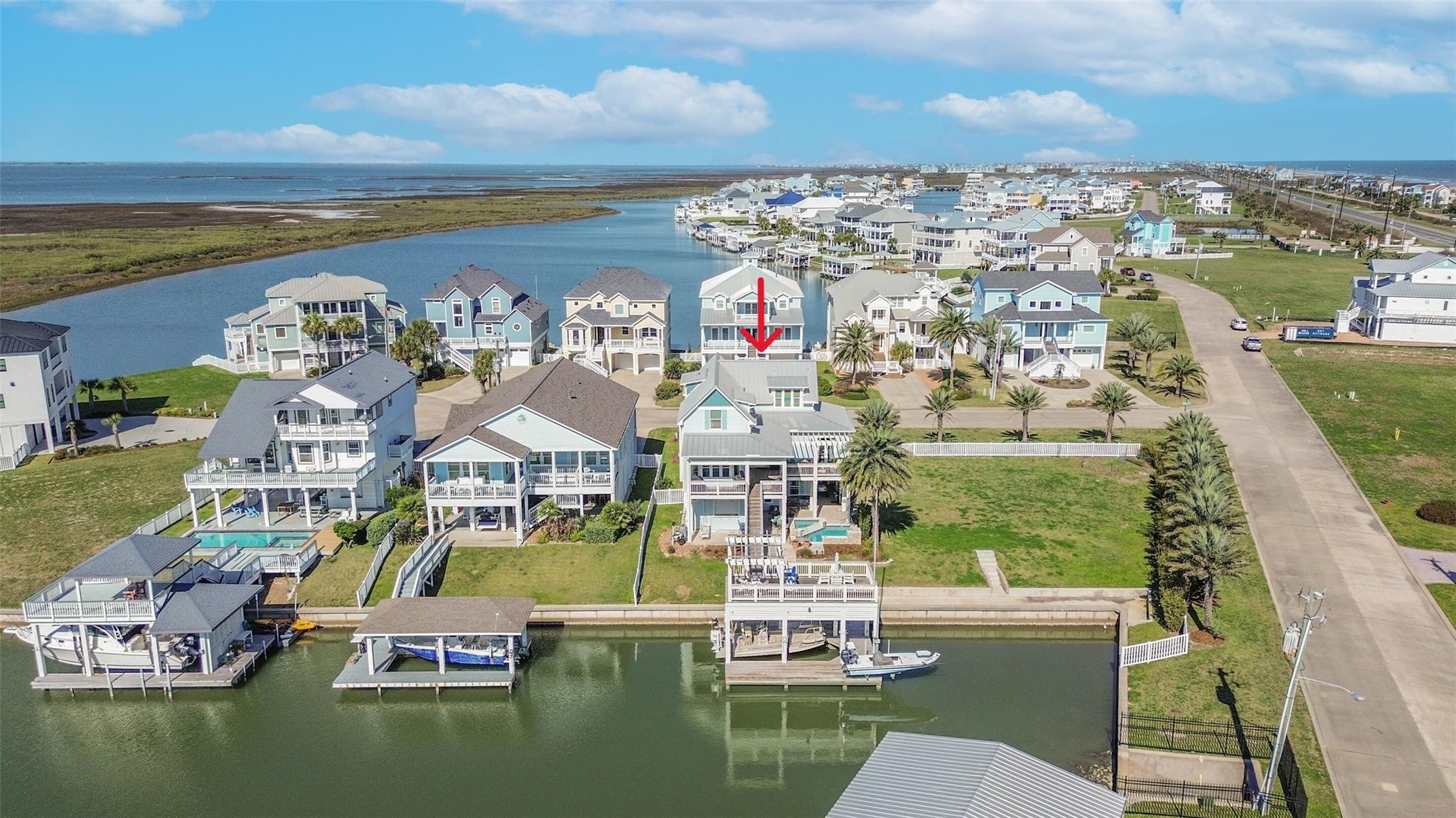 4118 Sand Hill Ct, Galveston, TX 77554
