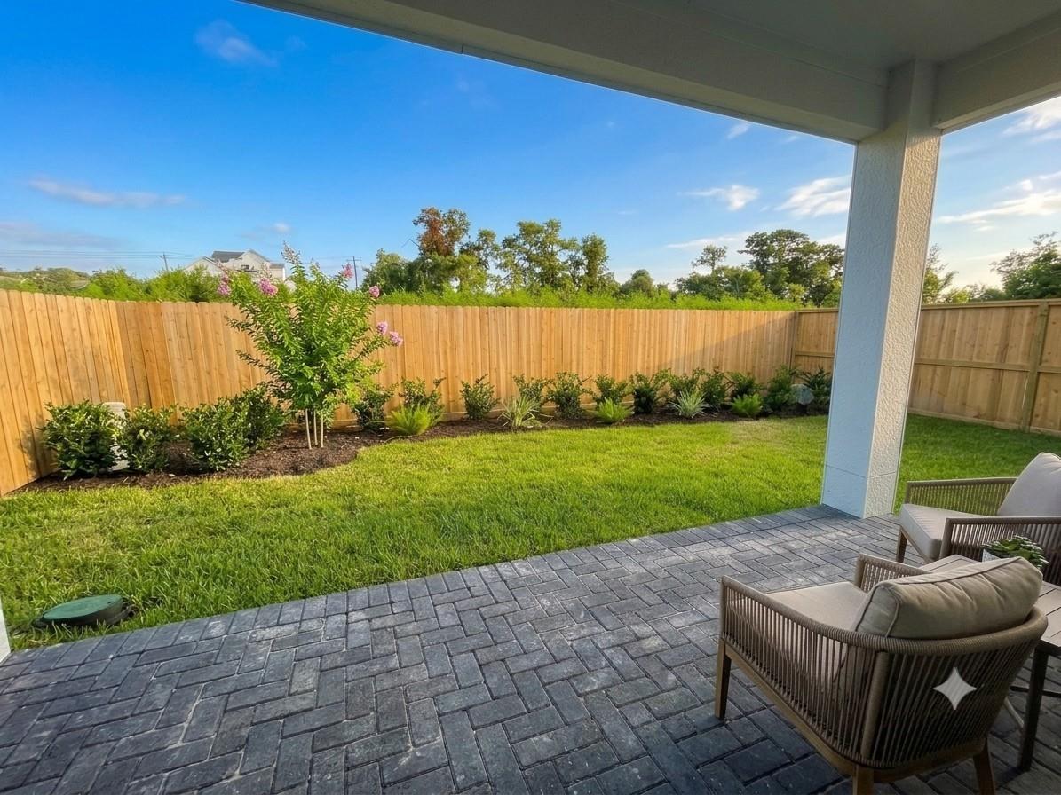 5916 Cottage Grove Lake Dr, Houston, TX 77007 photo