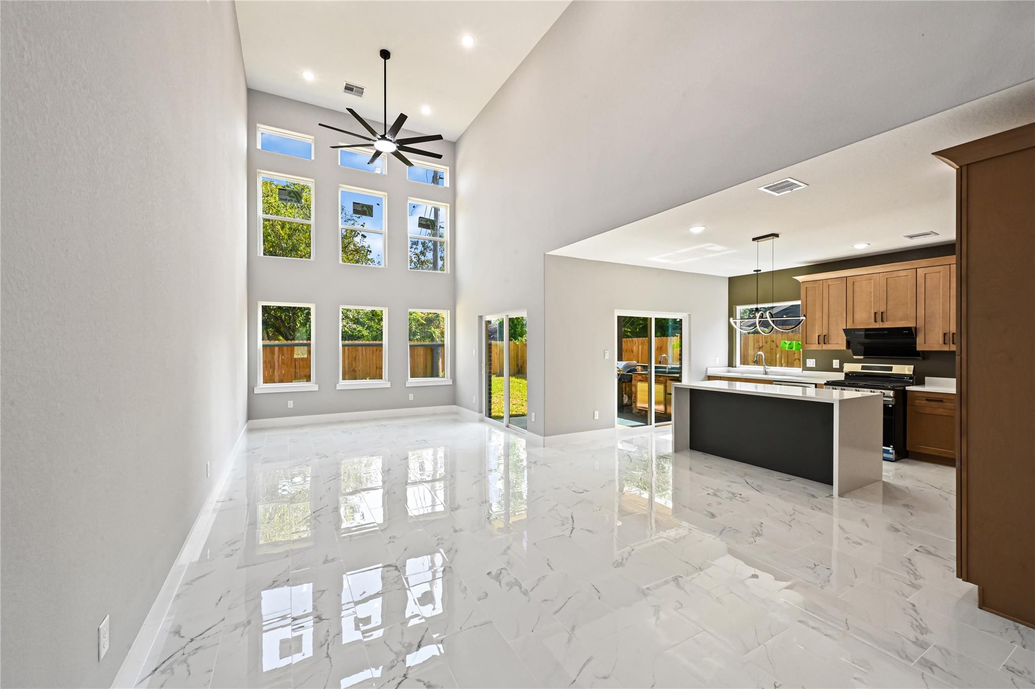 7607 Woodsman Trl, Houston, TX 77040 photo