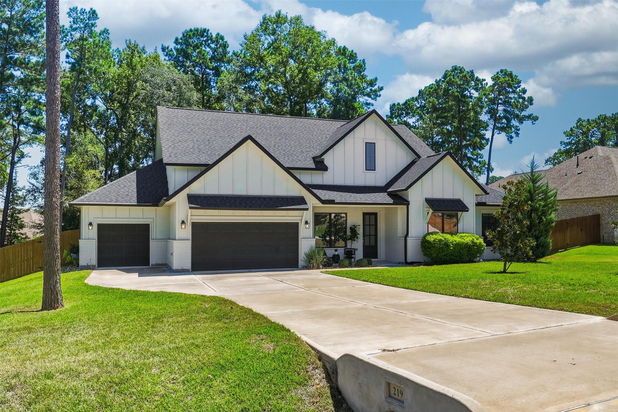 219 Pines Ln, Magnolia, TX 77354 photo