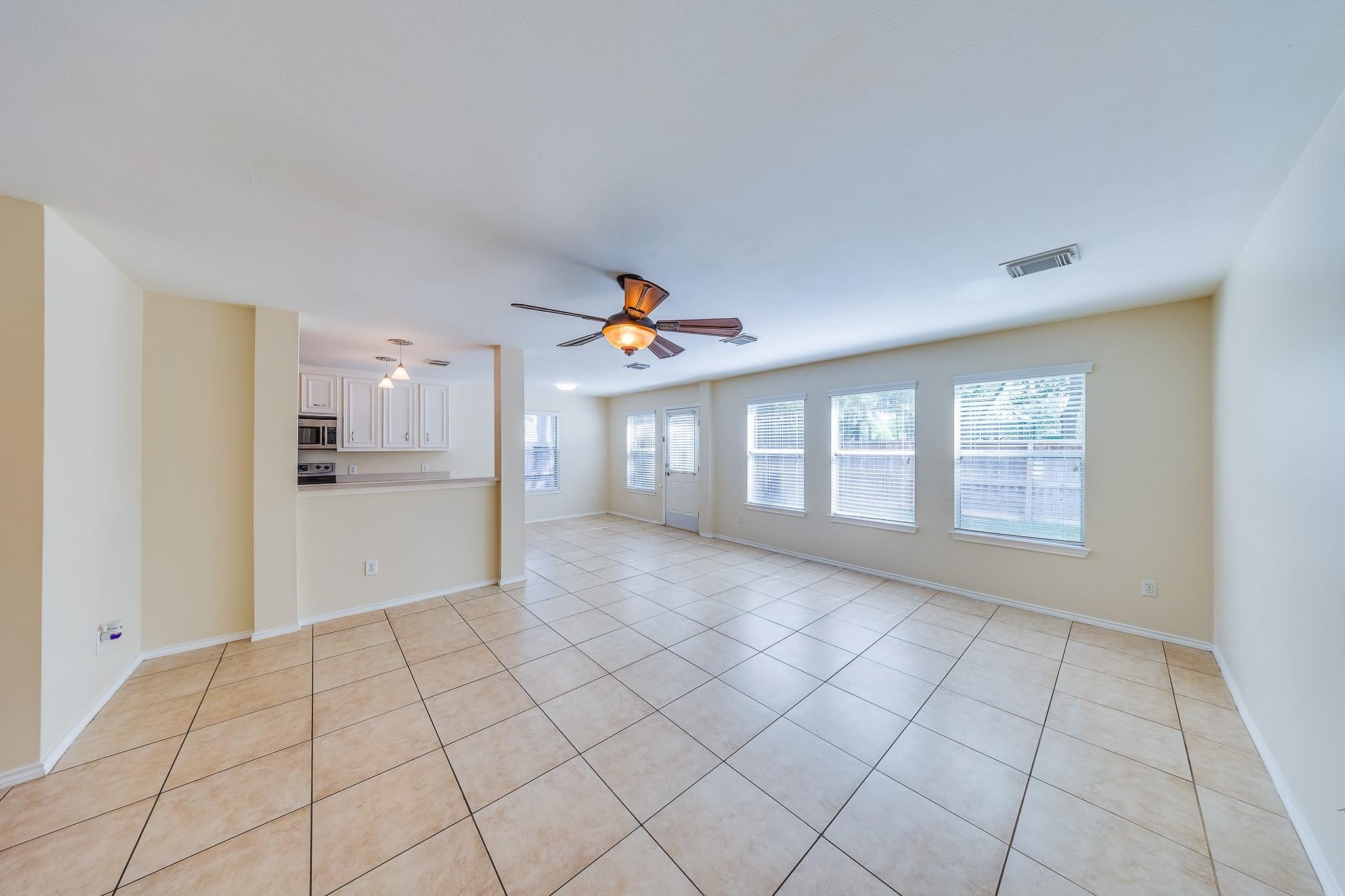 18426 Stark Point Ct, Humble, TX 77346 photo