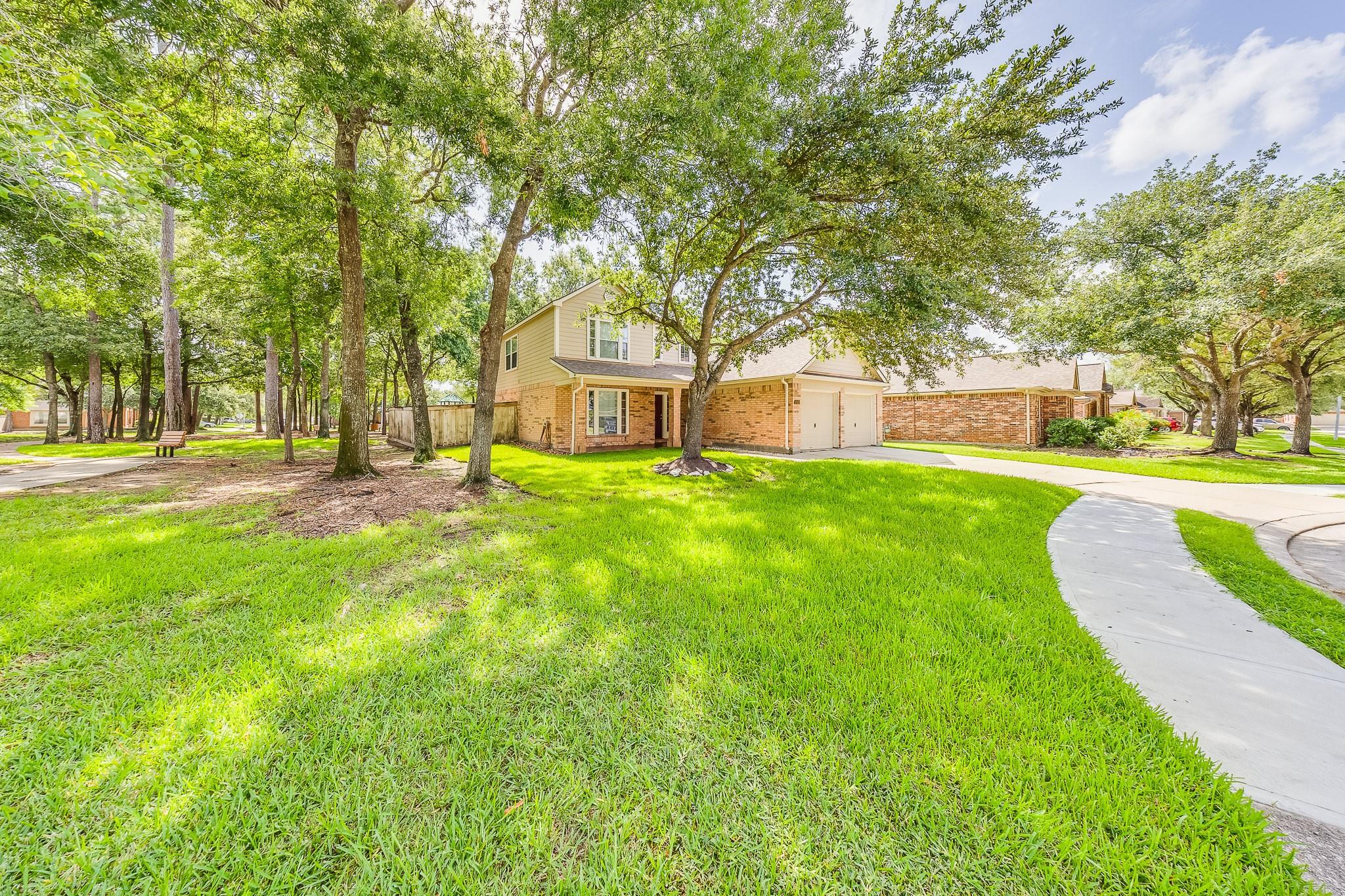 18426 Stark Point Ct, Humble, TX 77346 photo