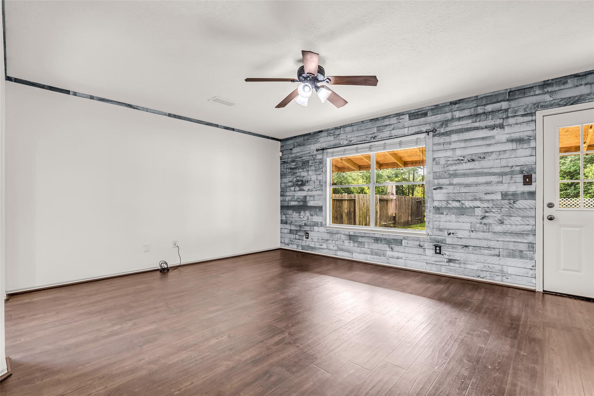9738 Gulfstream Dr, Conroe, TX 77303 photo