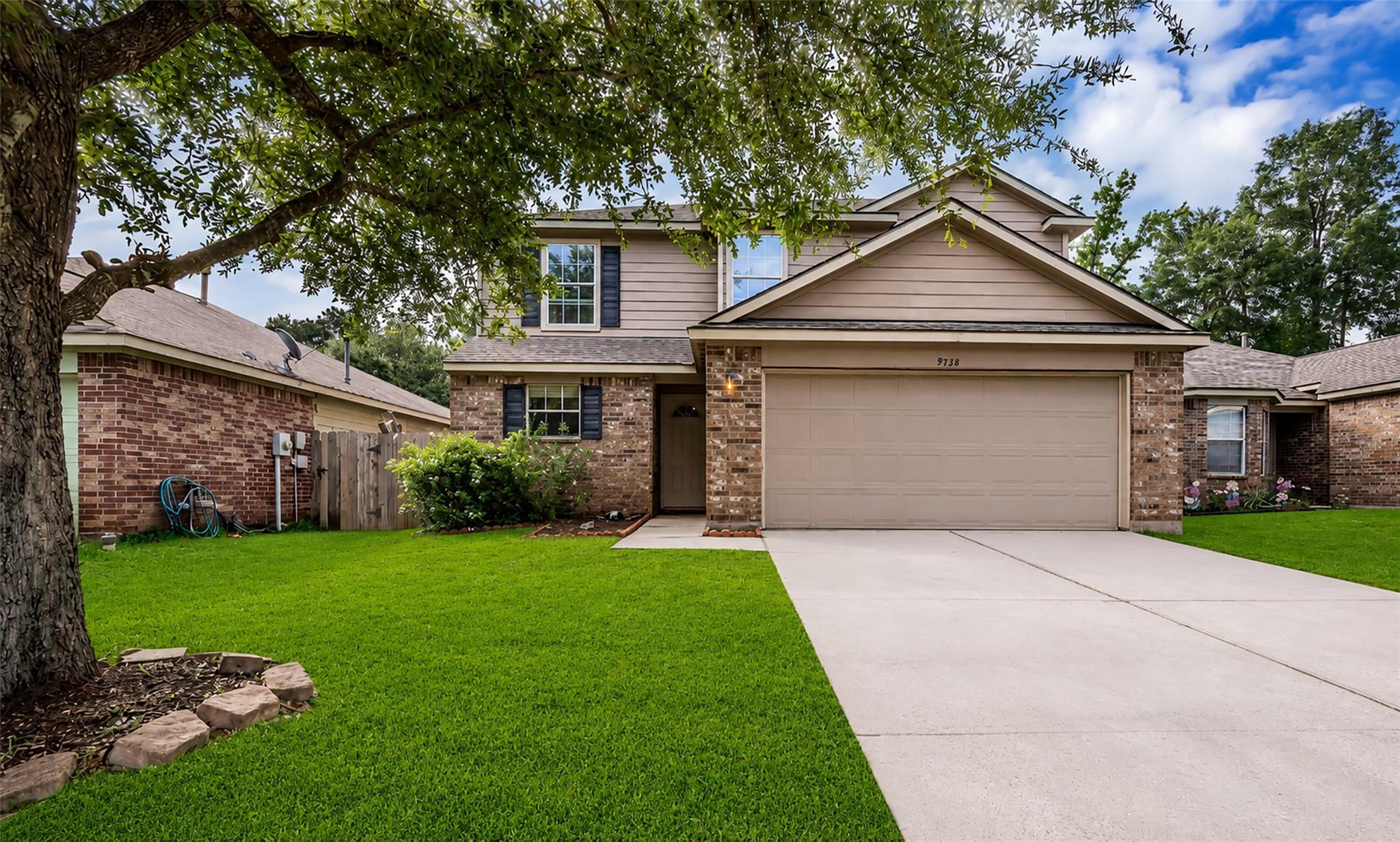 9738 Gulfstream Dr, Conroe, TX 77303 photo