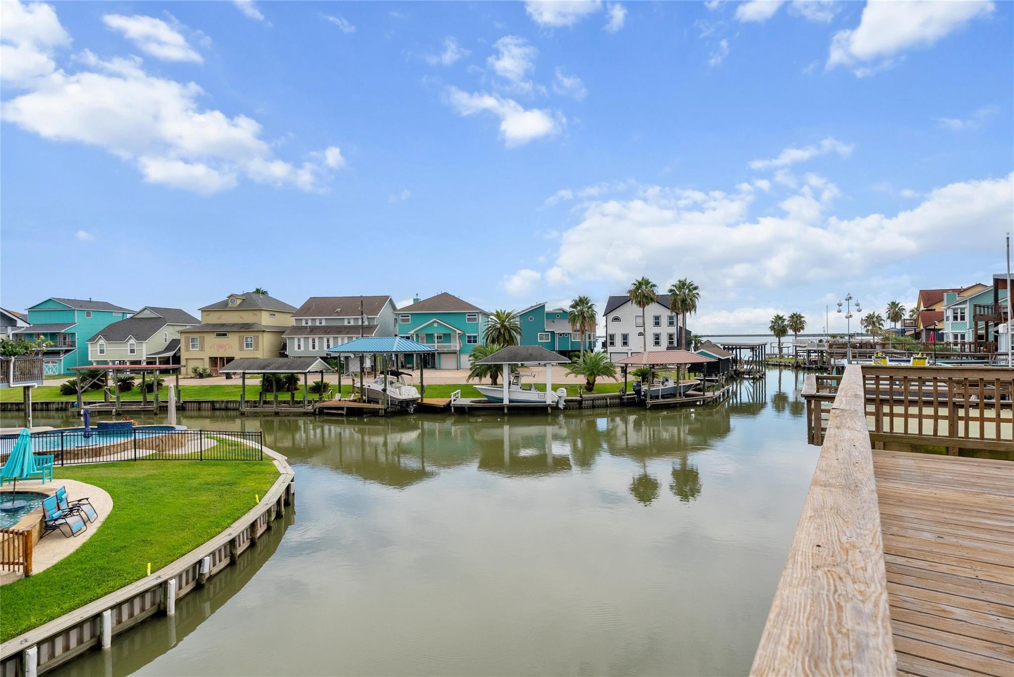 1227 23 St, San Leon, TX 77539 photo