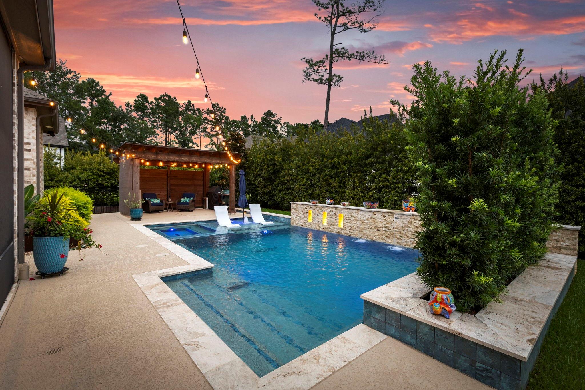 216 Opulent Dr, Montgomery, TX 77316