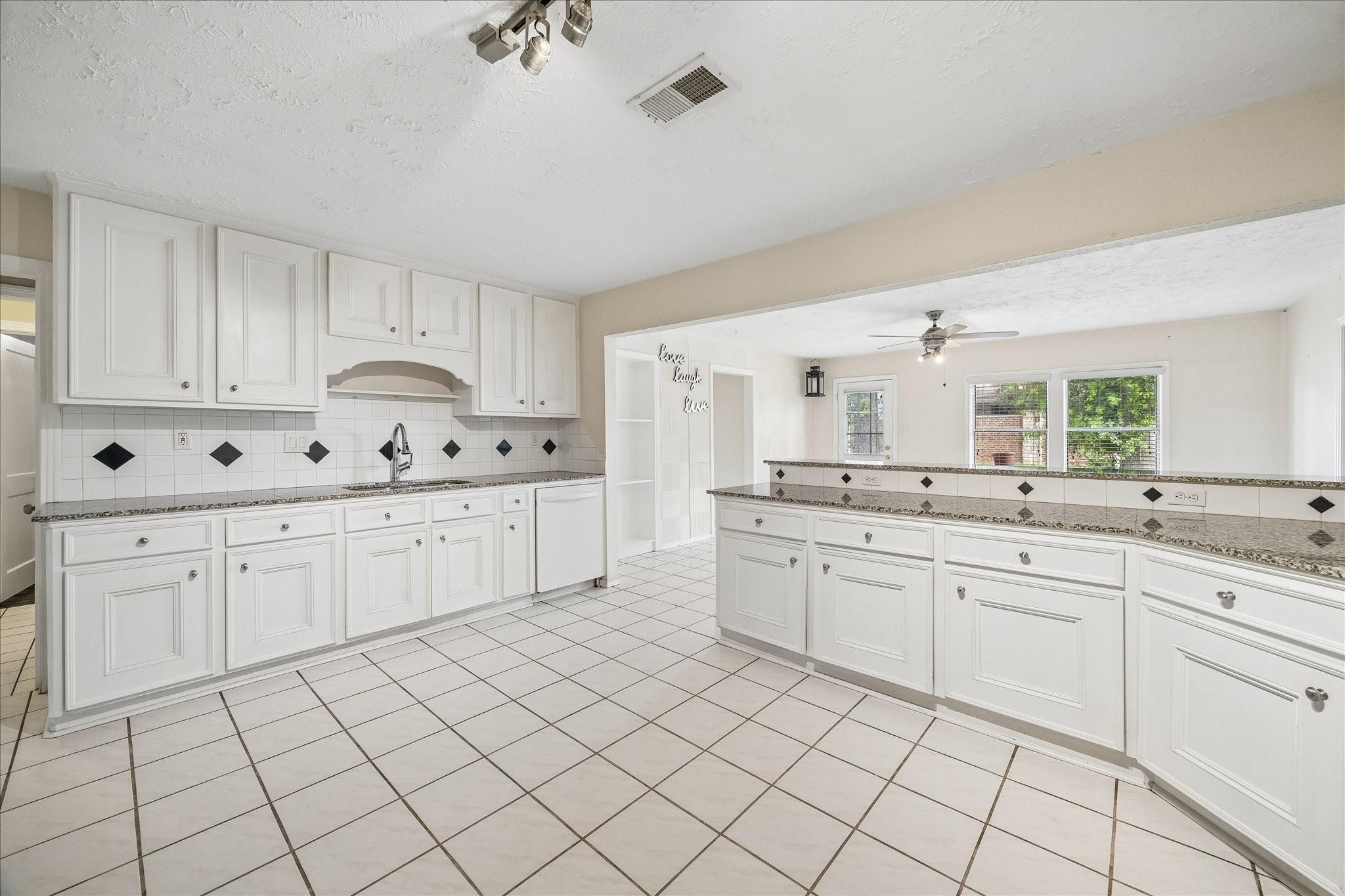 6621 Westview, Houston, TX 77055 photo